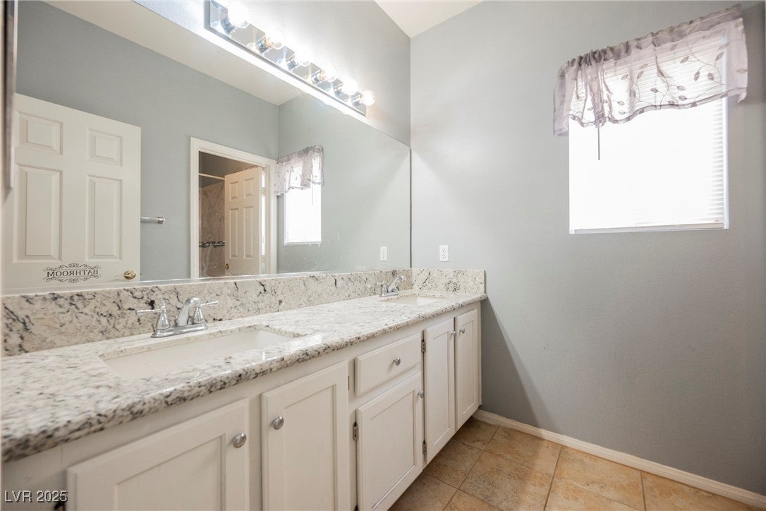 Henderson, Nevada, 89015, United States, 5 Bedrooms Bedrooms, ,2 BathroomsBathrooms,Residential,For Sale,1976773