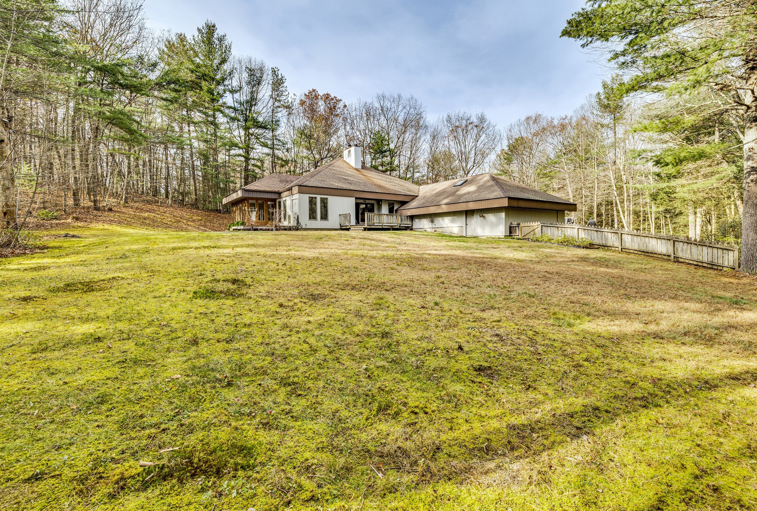 Granby, Connecticut, 06060, United States, 3 Bedrooms Bedrooms, ,3 BathroomsBathrooms,Residential,For Sale,1996436