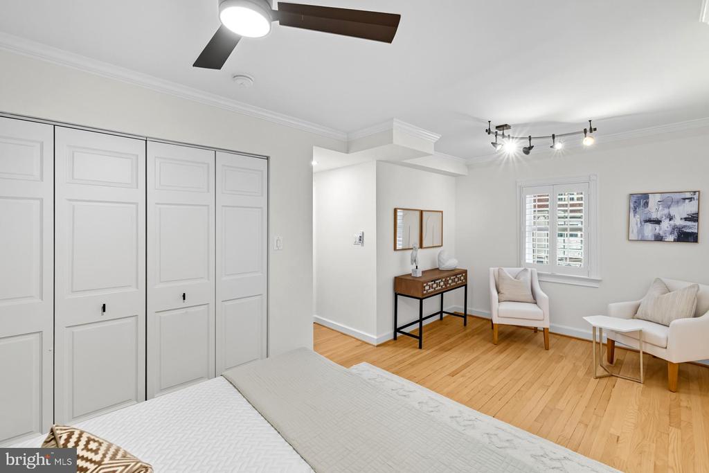 Washington, District of Columbia, 20007, United States, 4 Bedrooms Bedrooms, ,3 BathroomsBathrooms,Residential,For Sale,1975230