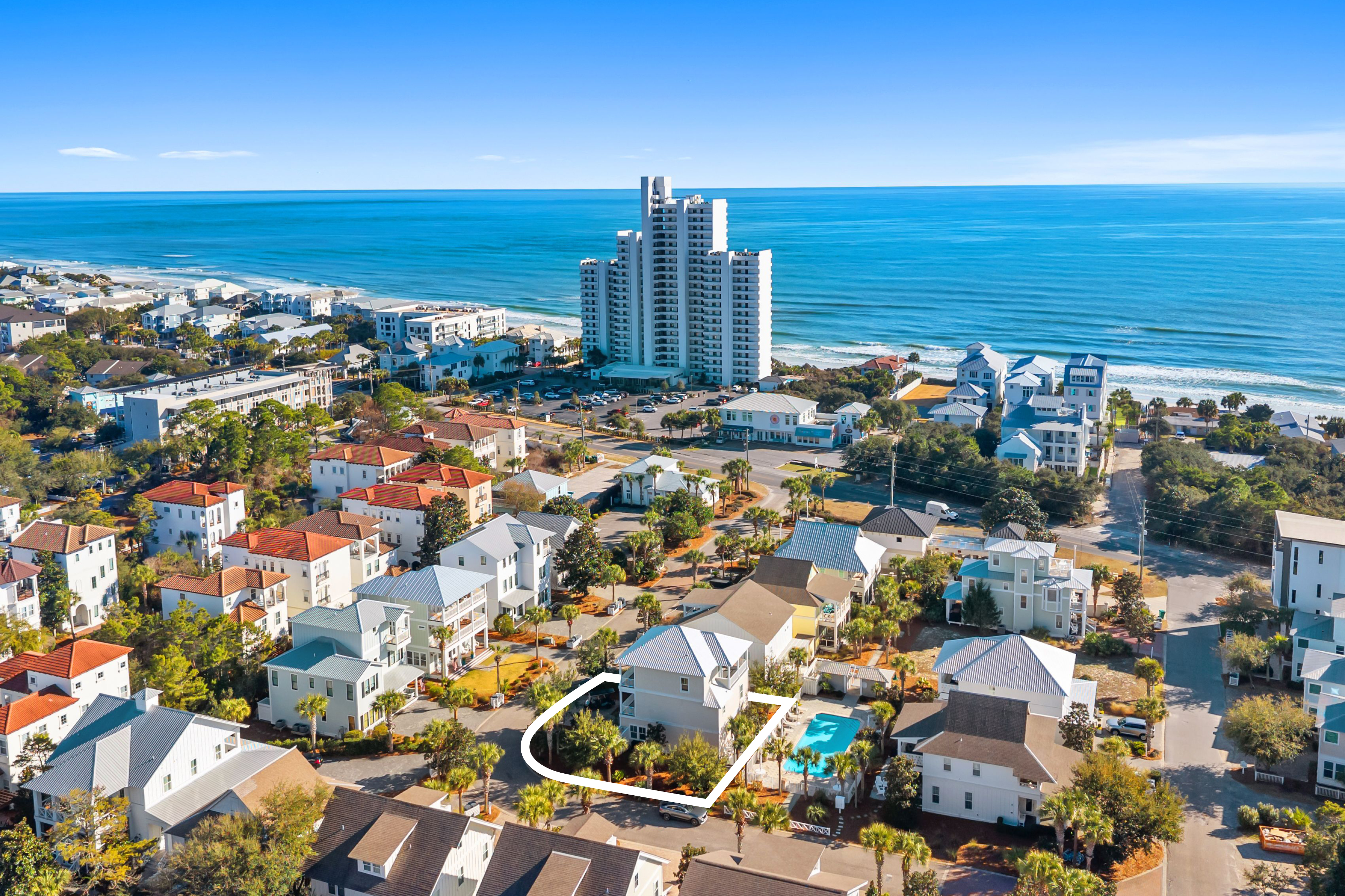  Three-Story Beach Retreat Near Public Beach Access And Local Favorites - 物件實景