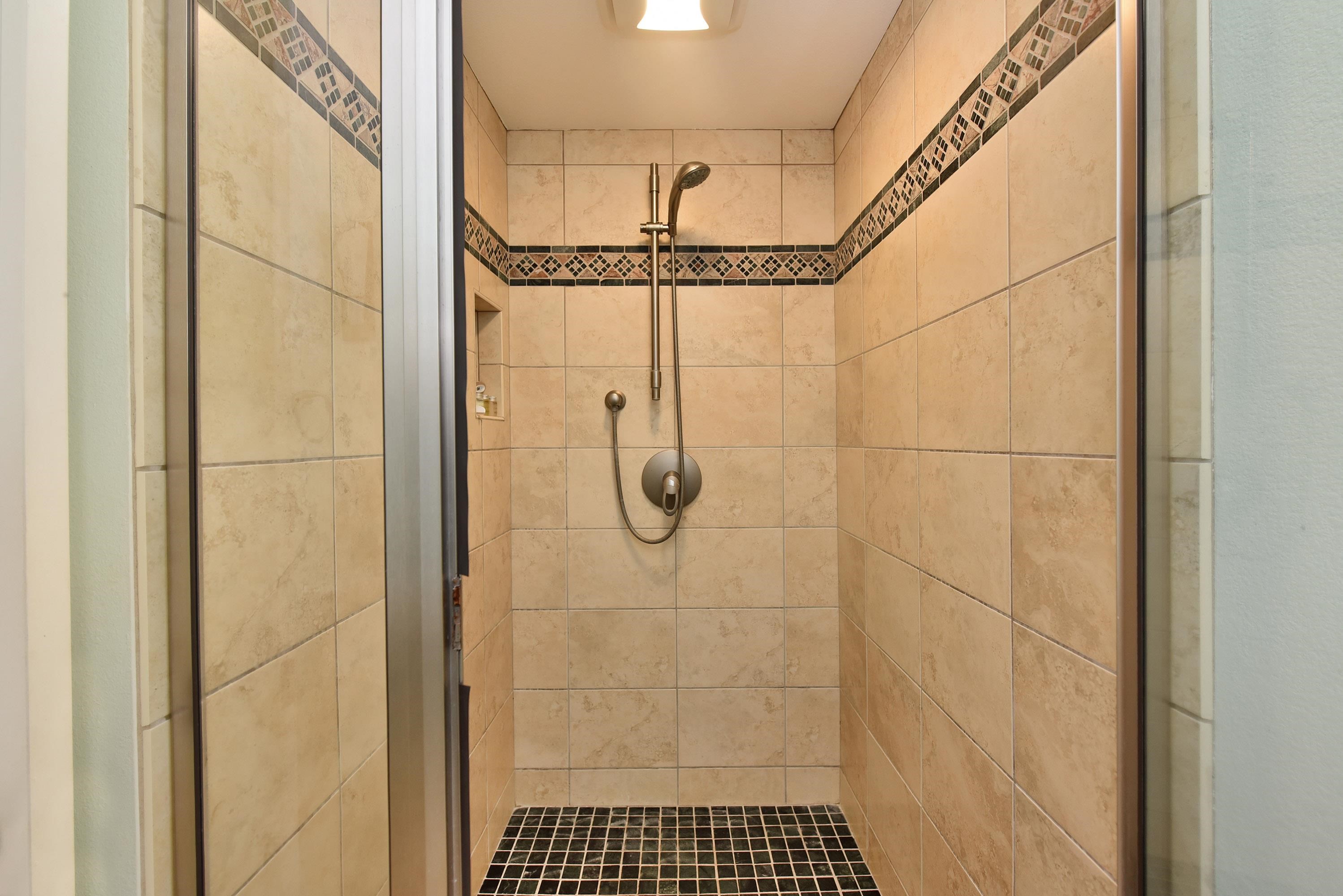 Lahaina, Hawaii, 96761, United States, 2 Bedrooms Bedrooms, ,2 BathroomsBathrooms,Residential,For Sale,1828104