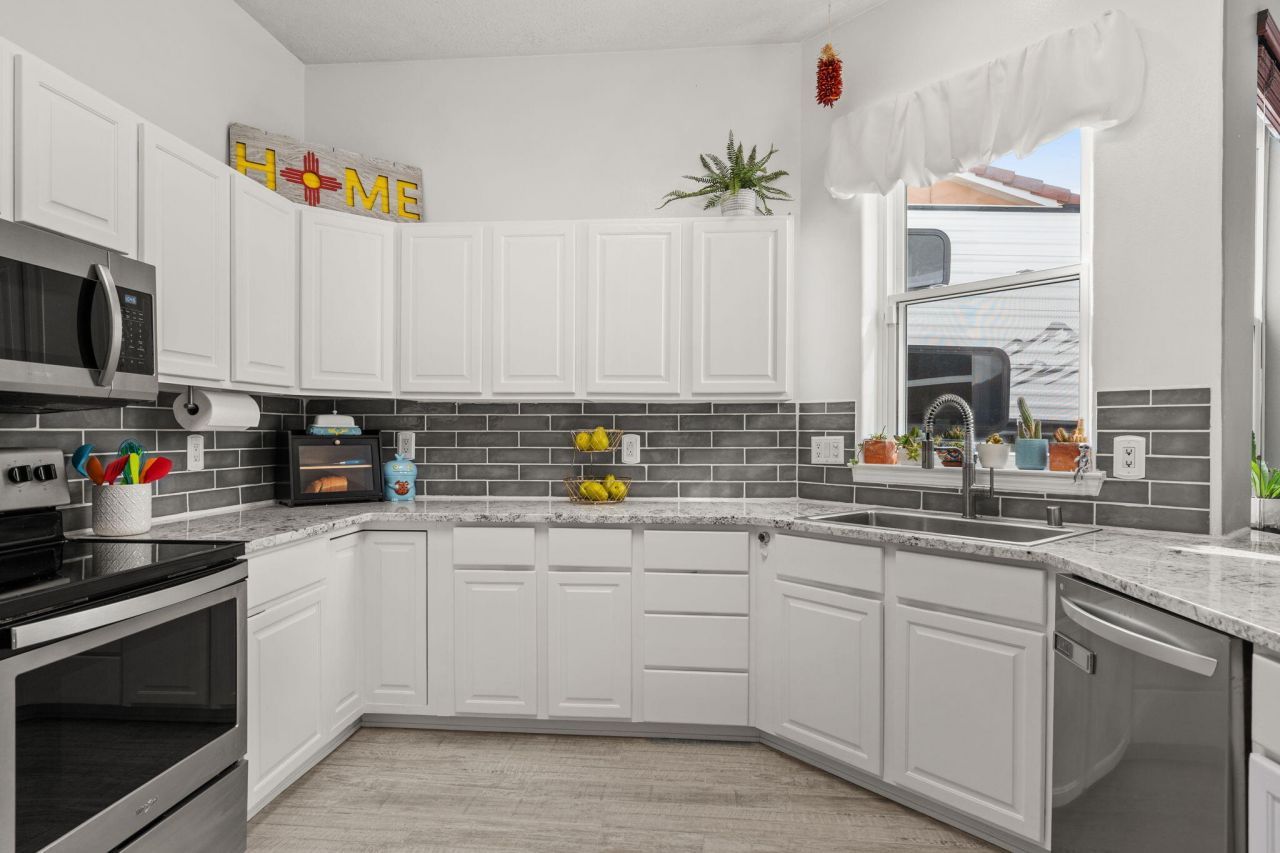 Albuquerque, New Mexico, 87122, United States, 3 Bedrooms Bedrooms, ,2 BathroomsBathrooms,Residential,For Sale,1992964