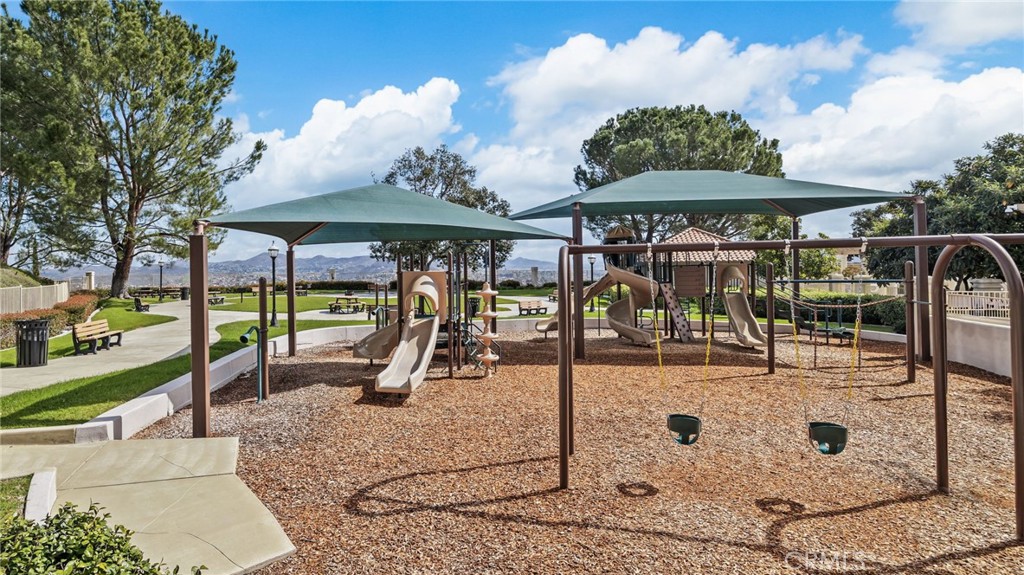 Lake Elsinore, California, 92532, United States, 4 Bedrooms Bedrooms, ,3 BathroomsBathrooms,Residential,For Sale,2048913