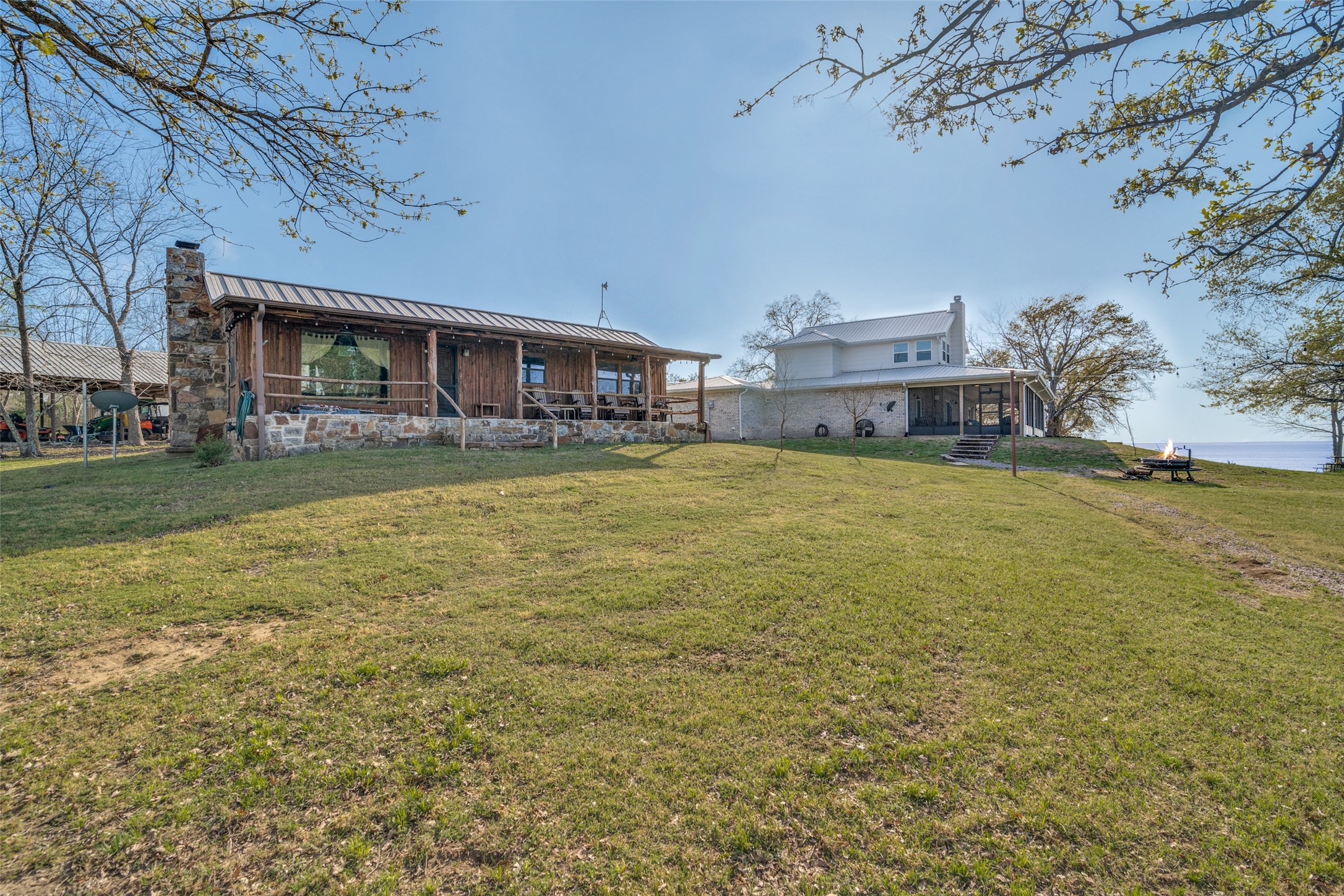 Streetman, Texas, 75859, United States, 2 Bedrooms Bedrooms, ,3 BathroomsBathrooms,Residential,For Sale,1985464