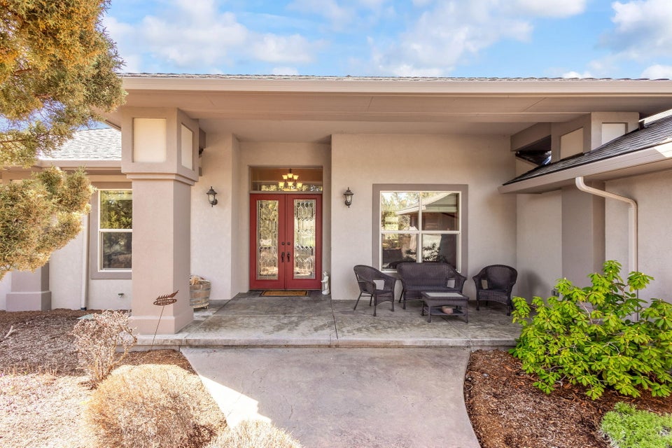 Prineville, Oregon, 97754, United States, 3 Bedrooms Bedrooms, ,3 BathroomsBathrooms,Residential,For Sale,1770738