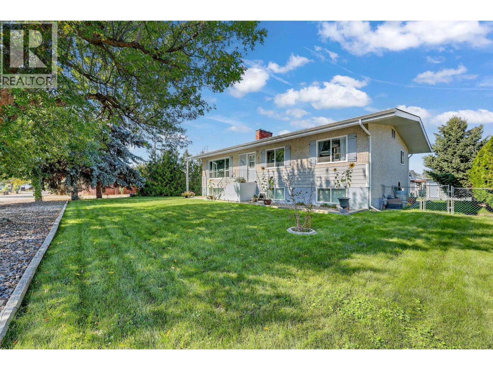 KELOWNA, British Columbia, V1X 1C4, CA, 5 Bedrooms Bedrooms, ,3 BathroomsBathrooms,Residential,For Sale,1948235