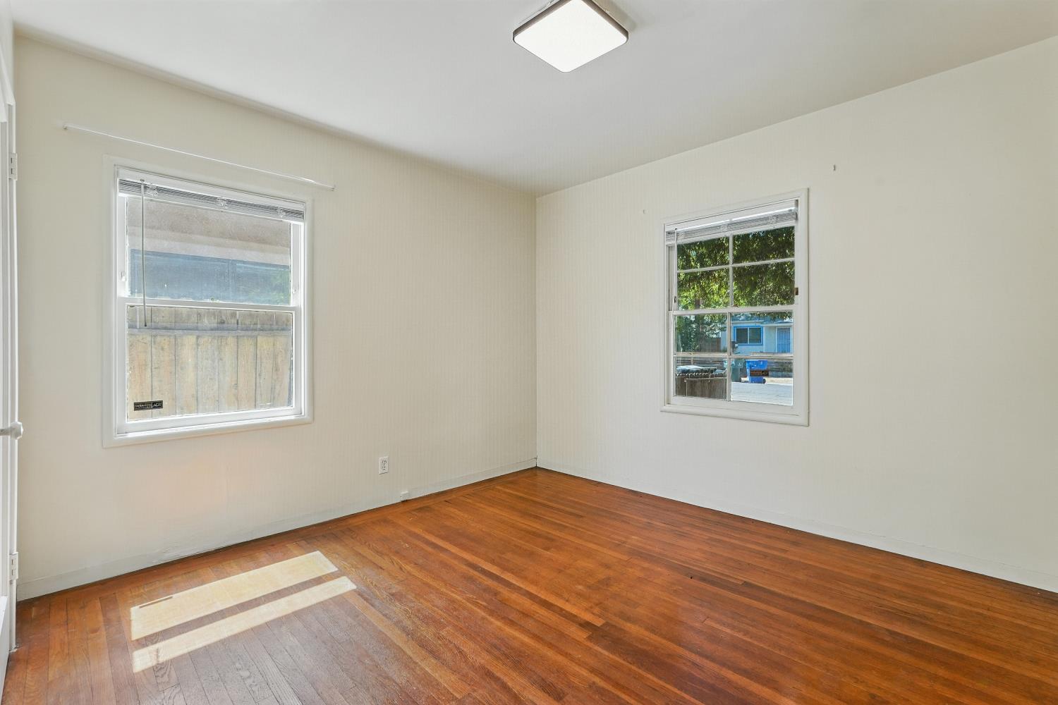 Sacramento, California, 95820, United States, 3 Bedrooms Bedrooms, ,2 BathroomsBathrooms,Residential,For Sale,1940182