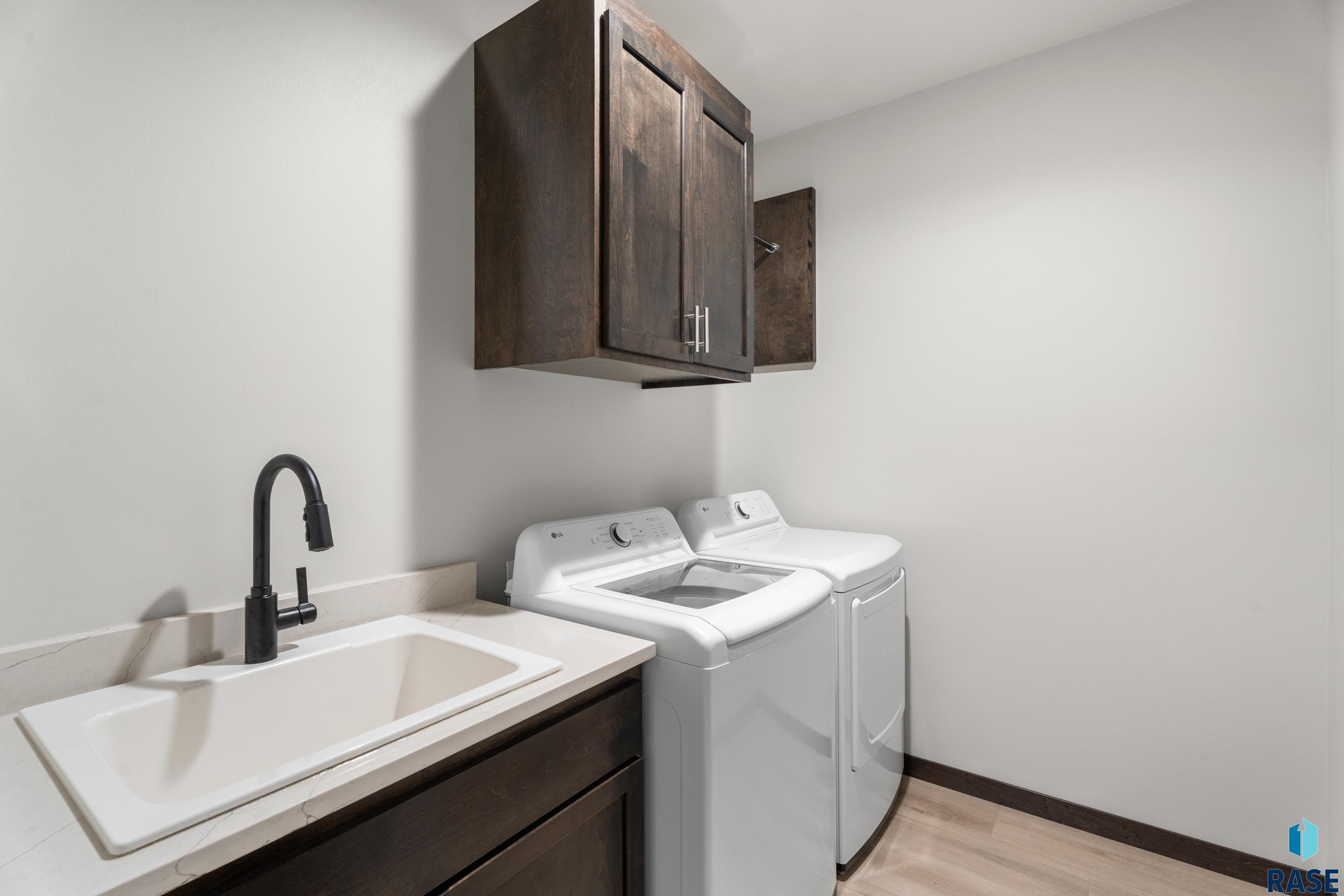 Sioux Falls, South Dakota, 57110, United States, 4 Bedrooms Bedrooms, ,2 BathroomsBathrooms,Residential,For Sale,1974894