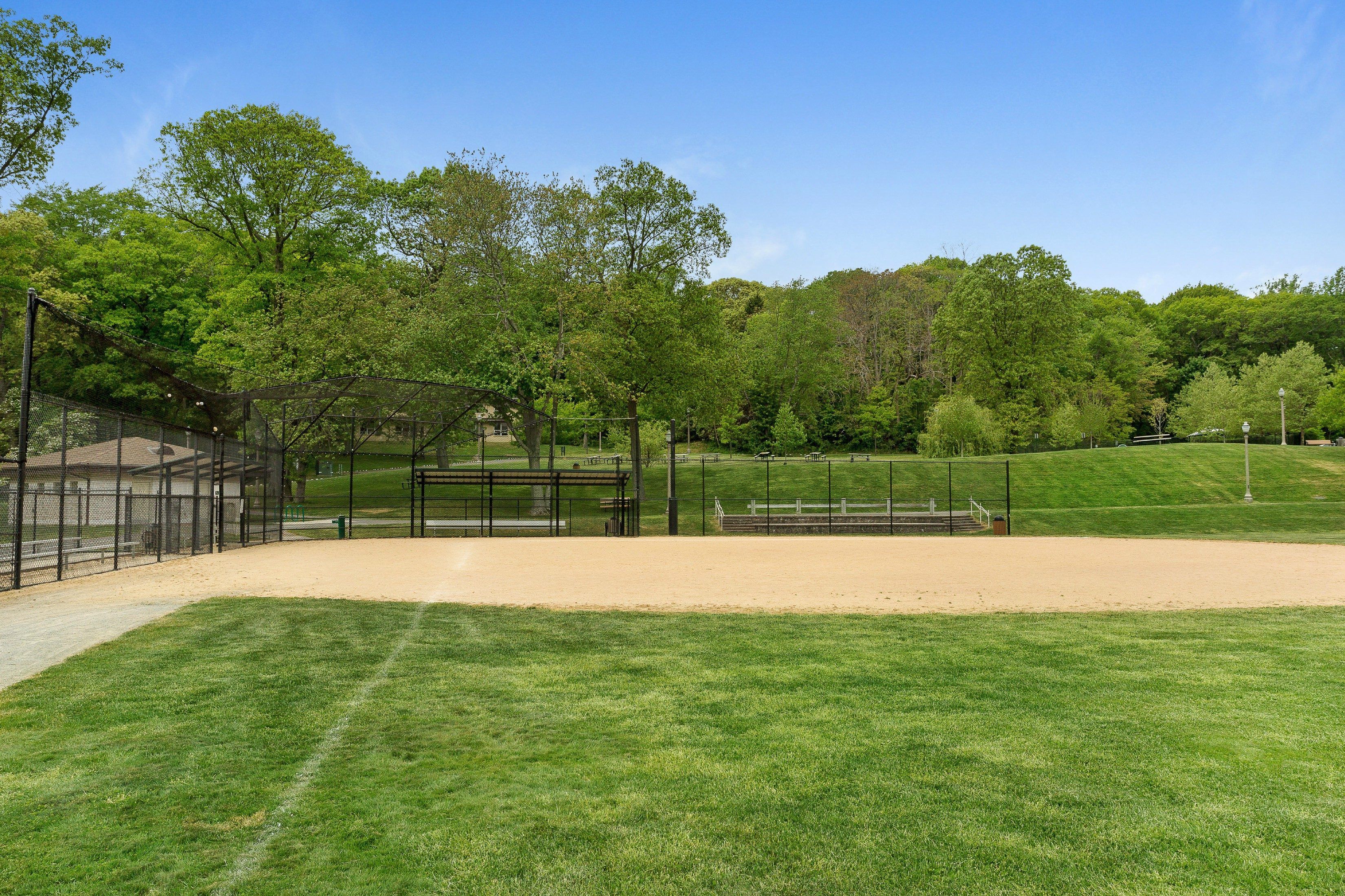  2 Vanad Drive, East Hills, NY 11576 - 物件實景