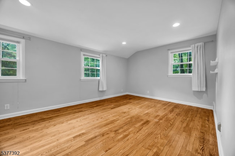Chatham Twp., New Jersey, 07928, United States, 4 Bedrooms Bedrooms, ,3 BathroomsBathrooms,Residential,For Sale,1926166