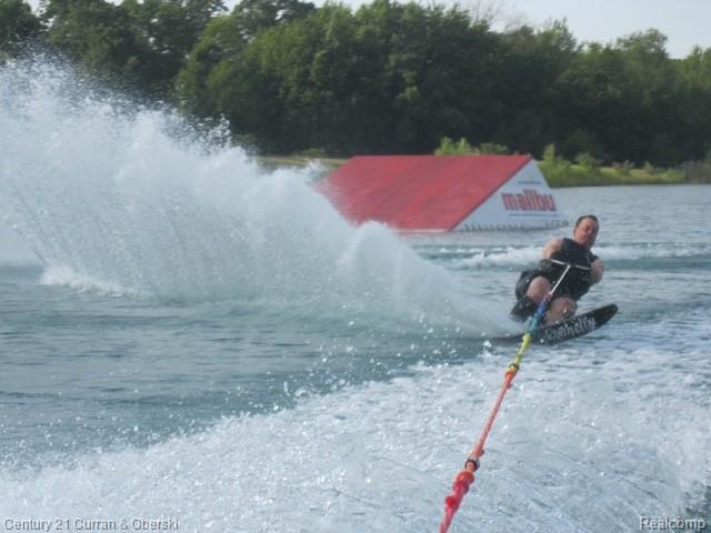 Groveland Township, Michigan, 48442, United States, 5 Bedrooms Bedrooms, ,6 BathroomsBathrooms,Residential,For Sale,1982712