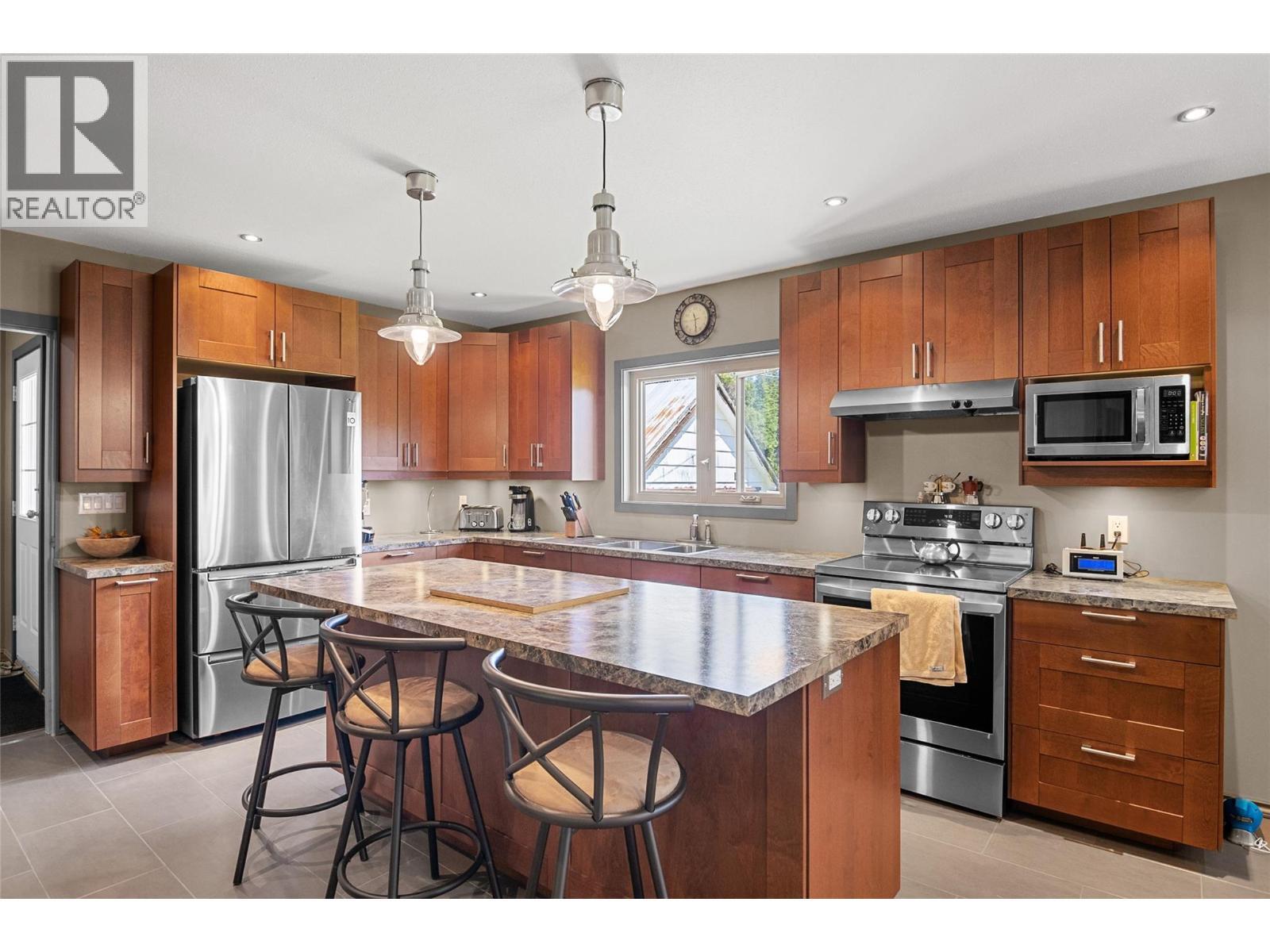 REVELSTOKE, British Columbia, V0E 2S0, CA, 3 Bedrooms Bedrooms, ,1 BathroomBathrooms,Residential,For Sale,1948330
