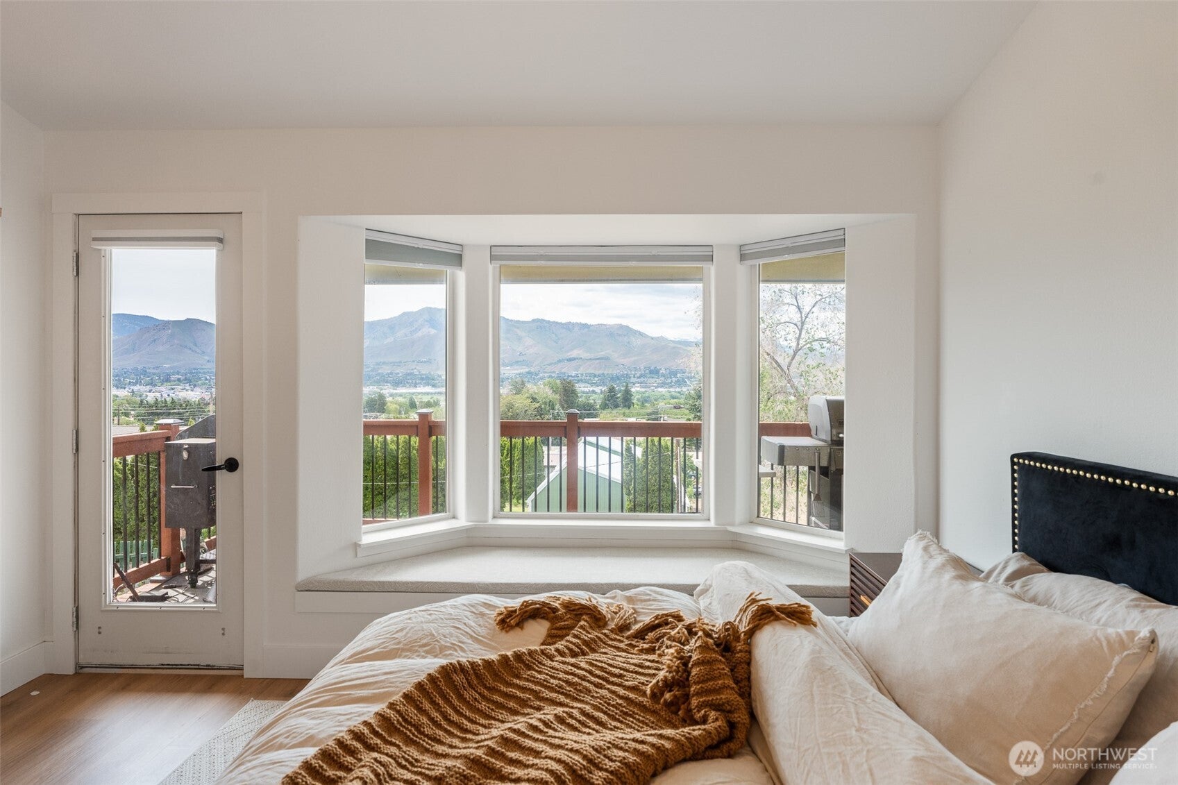 East Wenatchee, Washington, 98802, United States, 4 Bedrooms Bedrooms, ,3 BathroomsBathrooms,Residential,For Sale,1818784