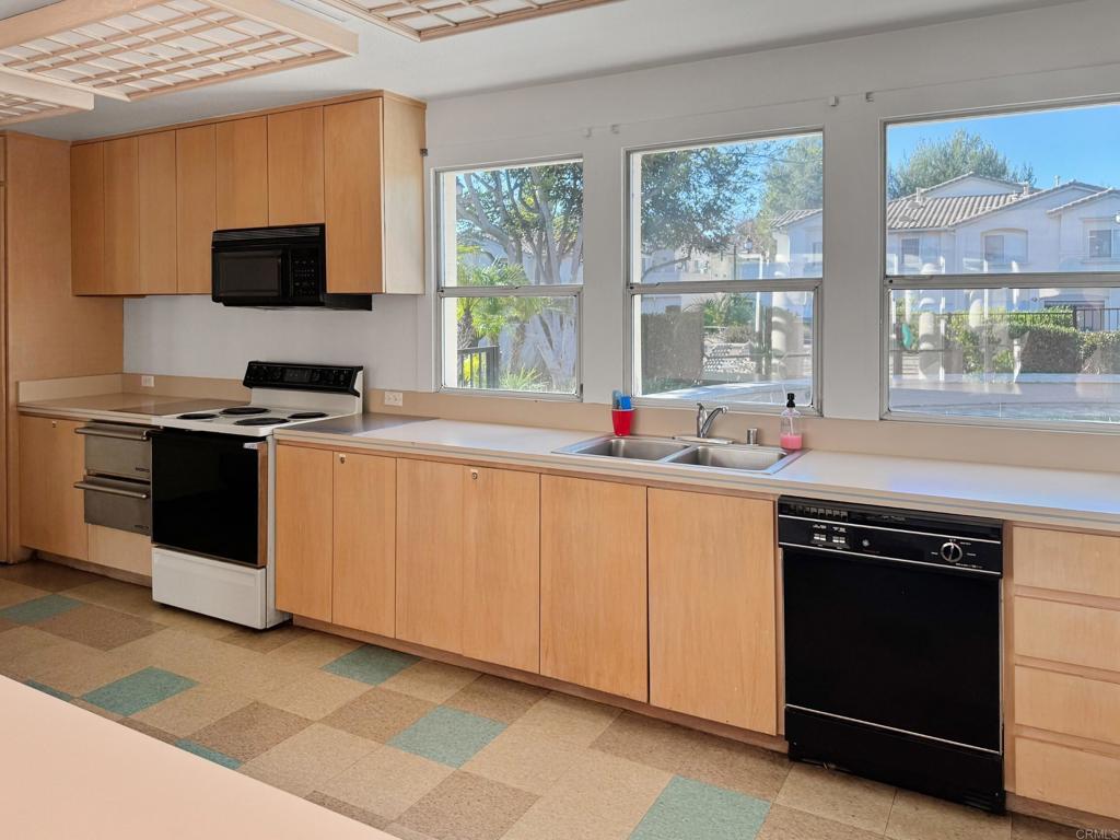 San Diego, California, 92128, United States, 2 Bedrooms Bedrooms, ,2 BathroomsBathrooms,Residential,For Sale,2001804