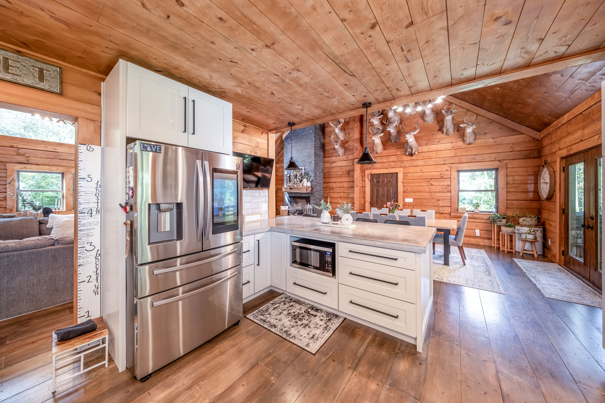 Lakeview, Michigan, 48850, United States, 4 Bedrooms Bedrooms, ,4 BathroomsBathrooms,Residential,For Sale,1943145