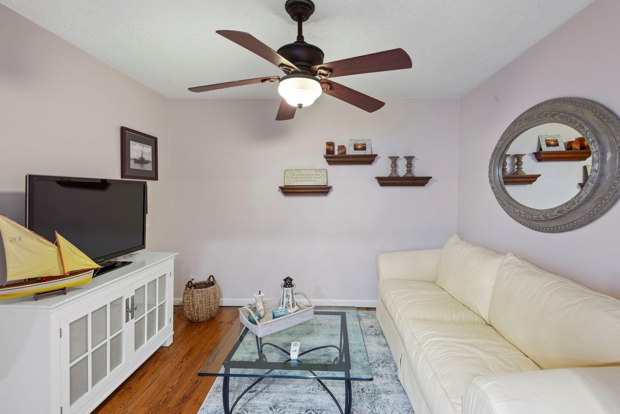 Northport, New York, 11768, United States, 2 Bedrooms Bedrooms, ,3 BathroomsBathrooms,Residential,For Sale,1900876