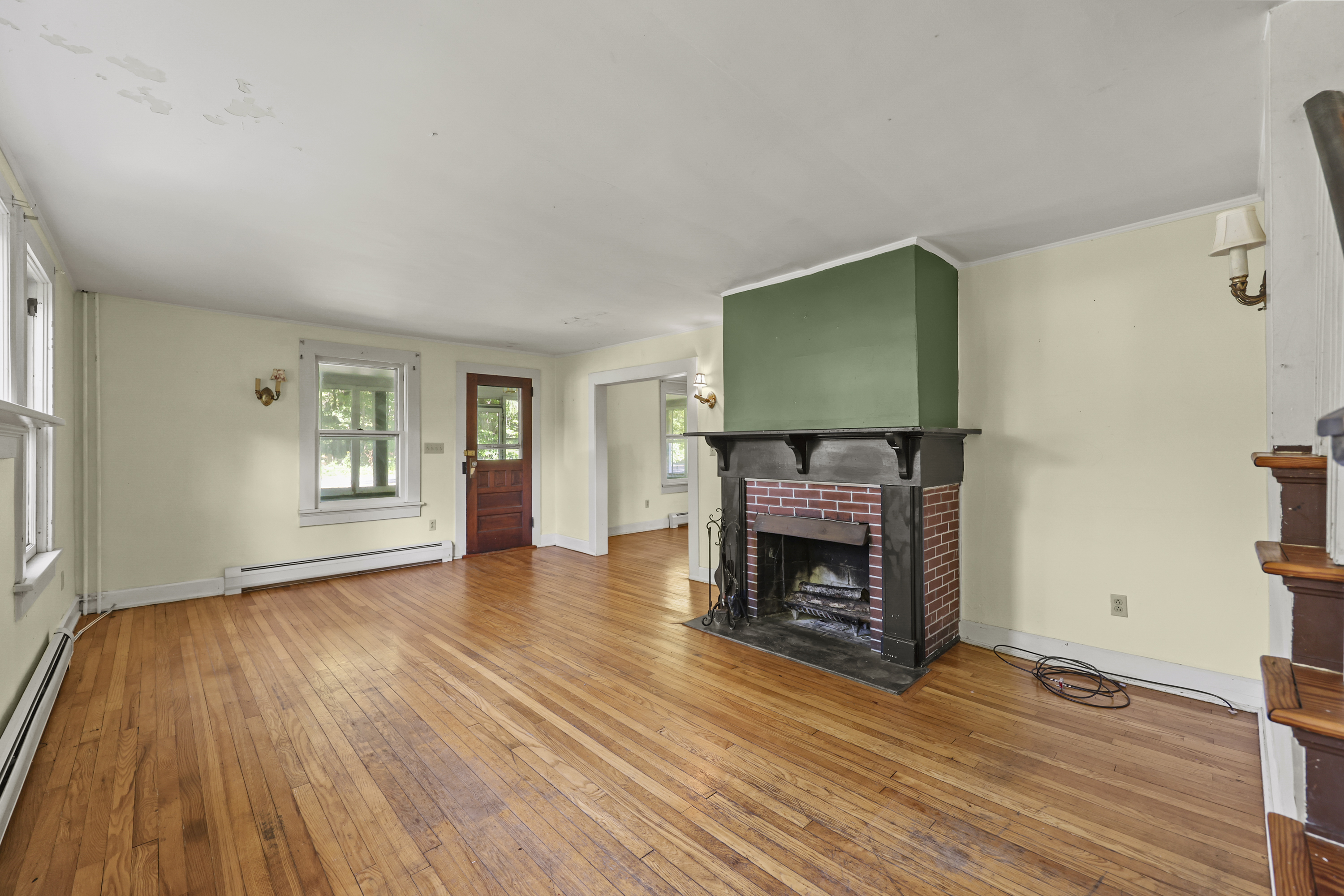 CHARMING STOCKBRIDGE 4-BED HOME AWAITS YOUR VISION - 物件實景
