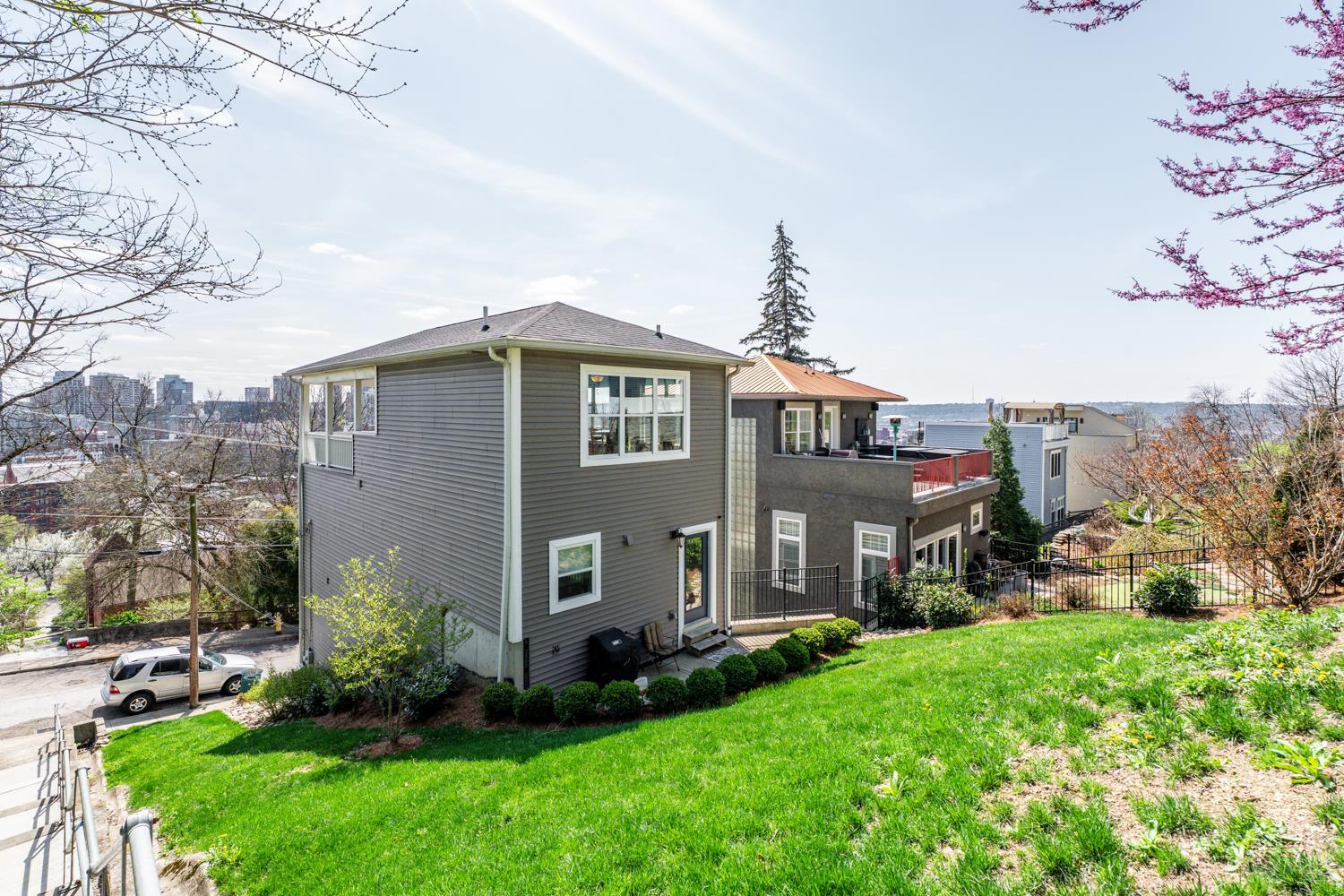 Cincinnati, Ohio, 45202, United States, 3 Bedrooms Bedrooms, ,4 BathroomsBathrooms,Residential,For Sale,1968931