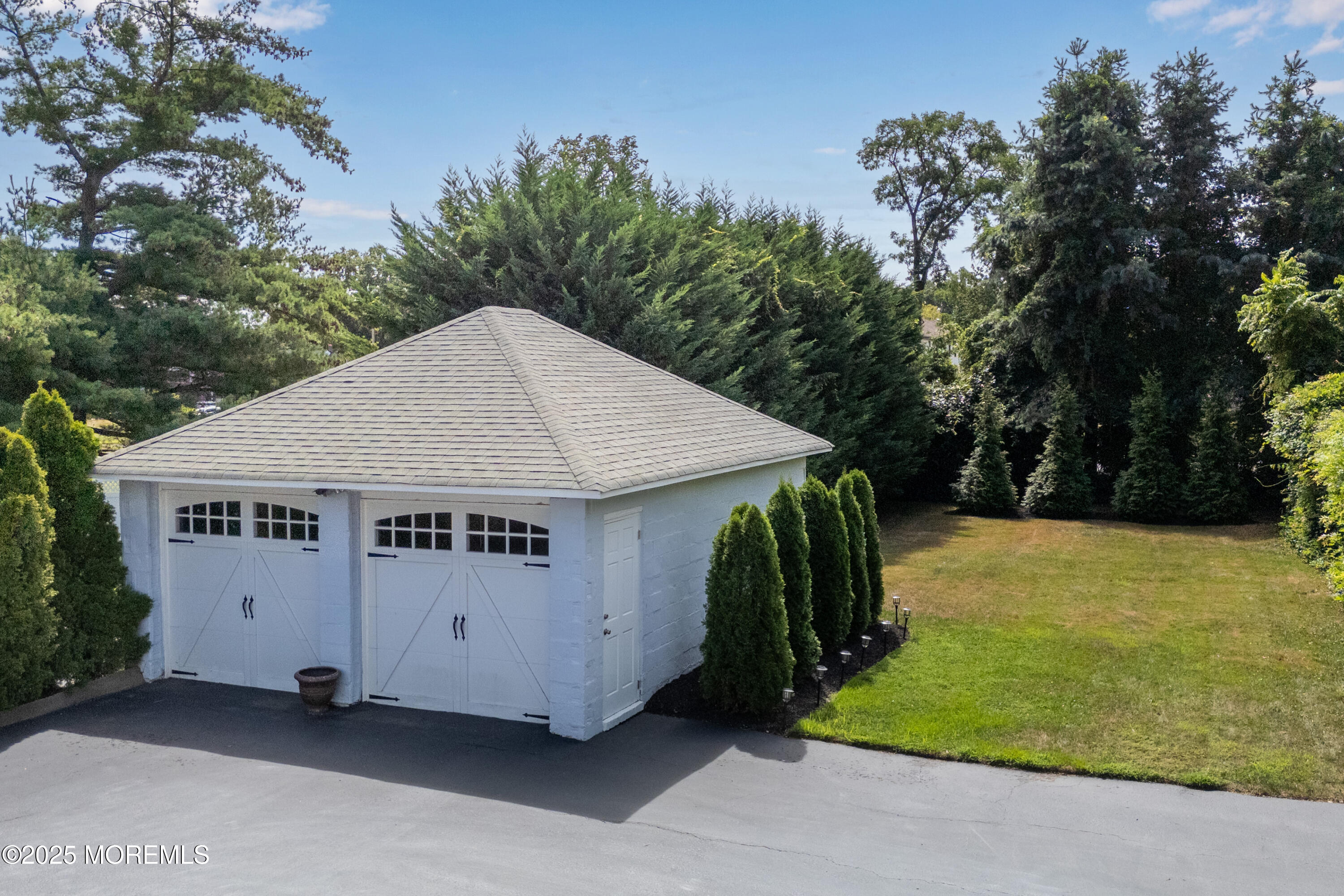 Red Bank, New Jersey, 07701, United States, 3 Bedrooms Bedrooms, ,2 BathroomsBathrooms,Residential,For Sale,1920551