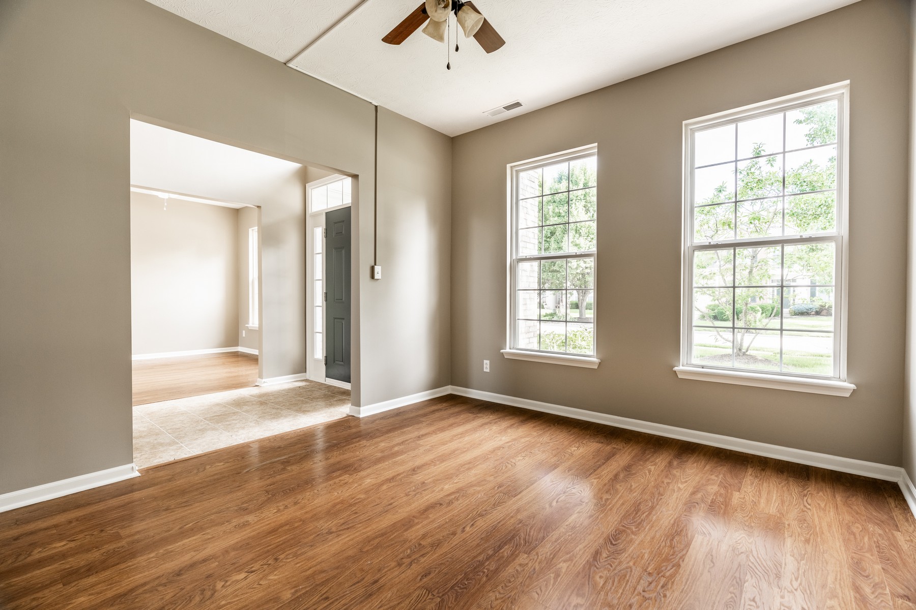  Beautifully Remodeled Geist-Area 4 Bedroom Home - 物件實景