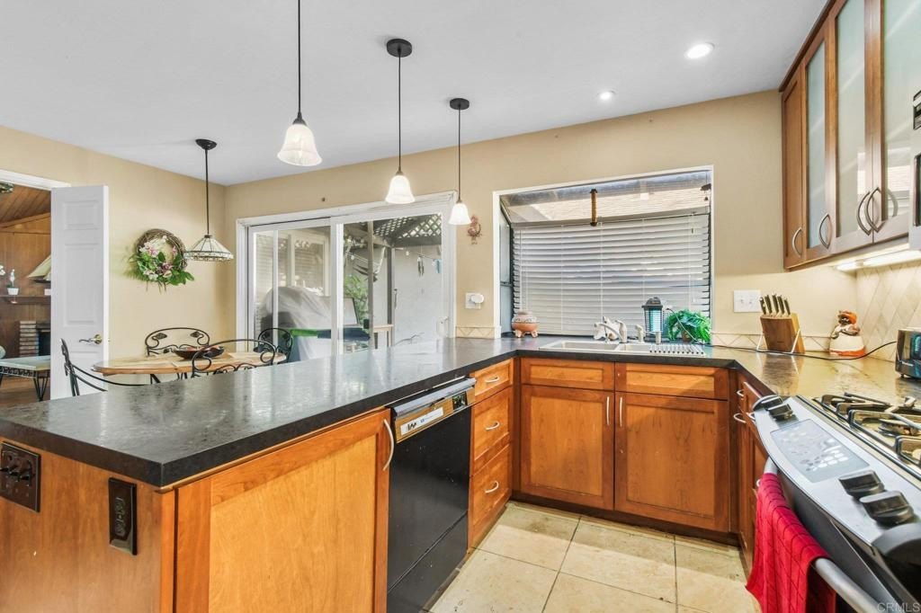 San Diego, California, 92139, United States, 3 Bedrooms Bedrooms, ,2 BathroomsBathrooms,Residential,For Sale,1991958