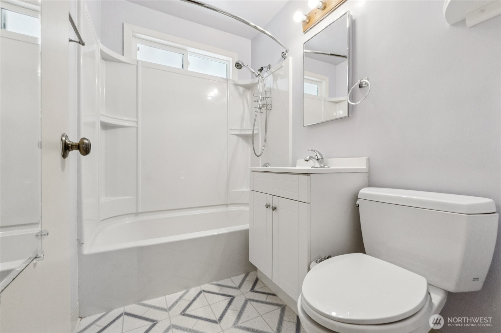 Lynnwood, Washington, 98037, United States, 4 Bedrooms Bedrooms, ,2 BathroomsBathrooms,Residential,For Sale,1904823