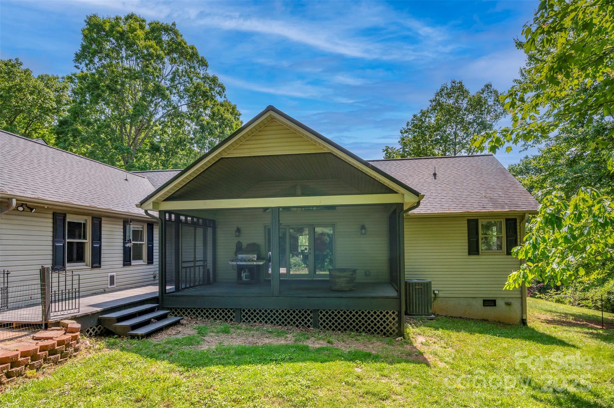 Zirconia, North Carolina, 28790, United States, 3 Bedrooms Bedrooms, ,2 BathroomsBathrooms,Residential,For Sale,1827884