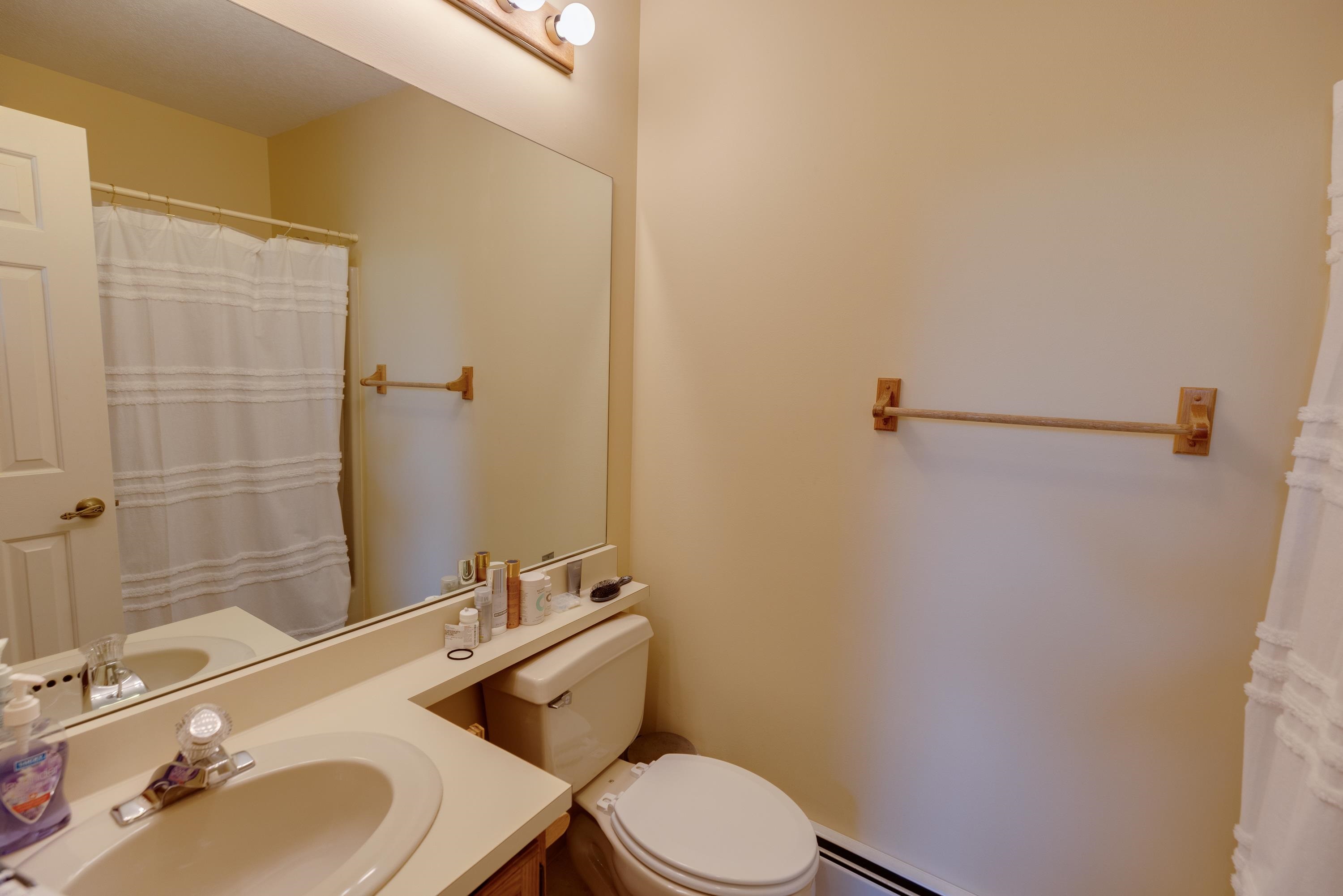 Lincoln, New Hampshire, 03251, United States, 4 Bedrooms Bedrooms, ,4 BathroomsBathrooms,Residential,For Sale,1991749