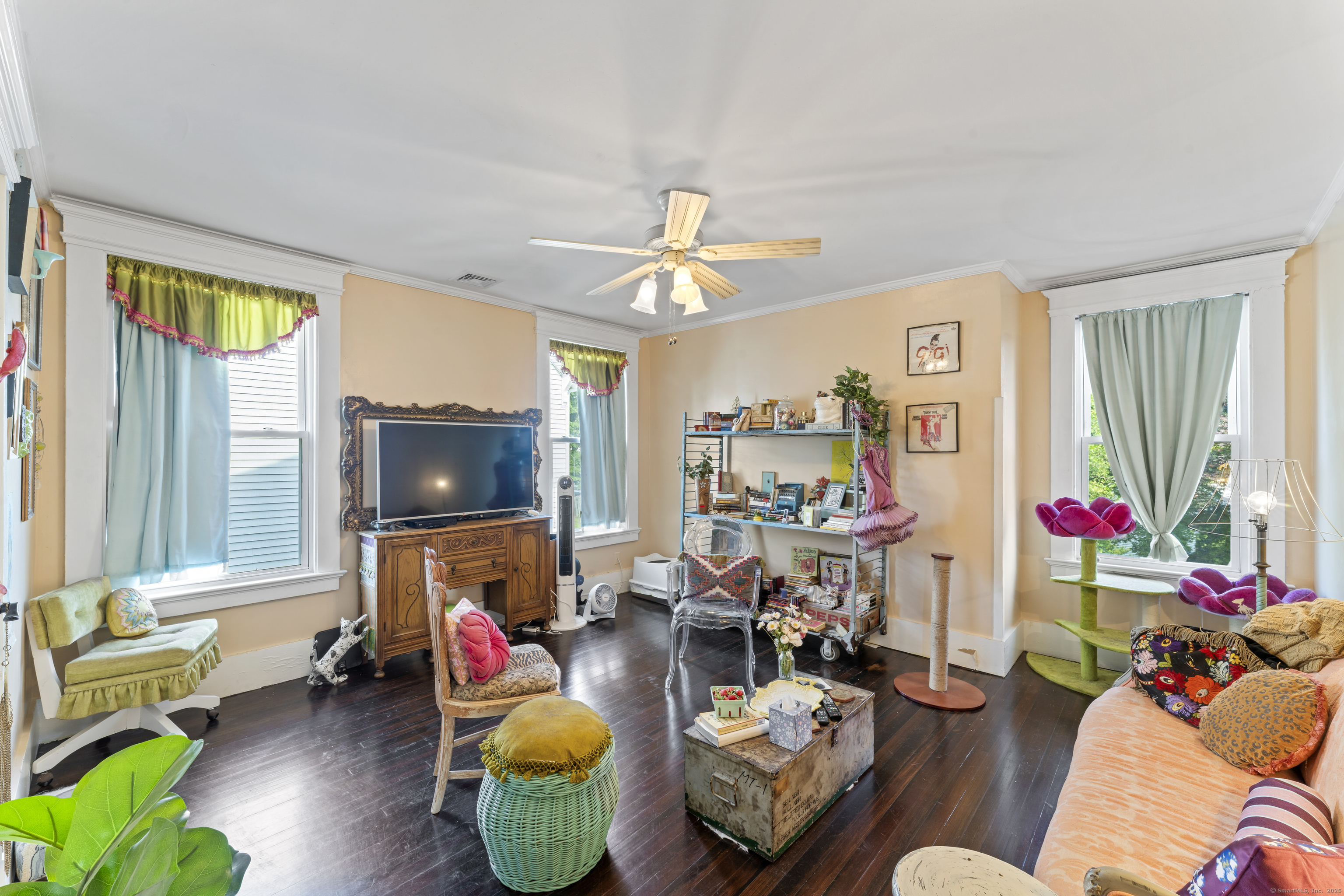 West Haven, Connecticut, 06516, United States, 5 Bedrooms Bedrooms, ,2 BathroomsBathrooms,Residential,For Sale,1858012