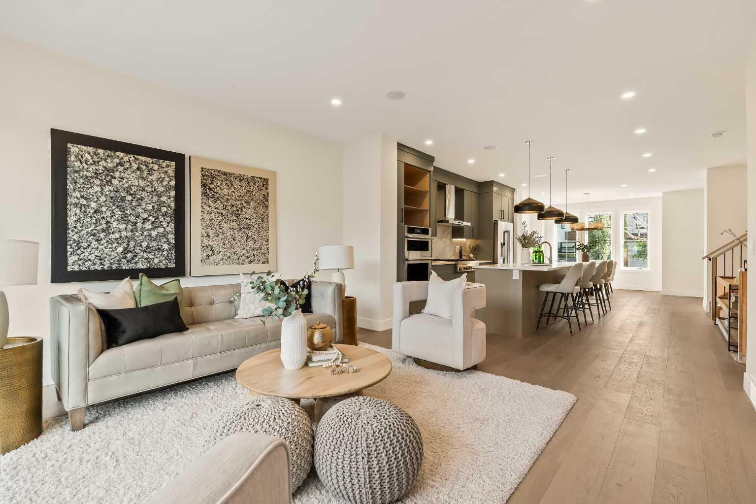 CALGARY, Alberta, T3E 2V9, CA, 4 Bedrooms Bedrooms, ,5 BathroomsBathrooms,Residential,For Sale,1987514