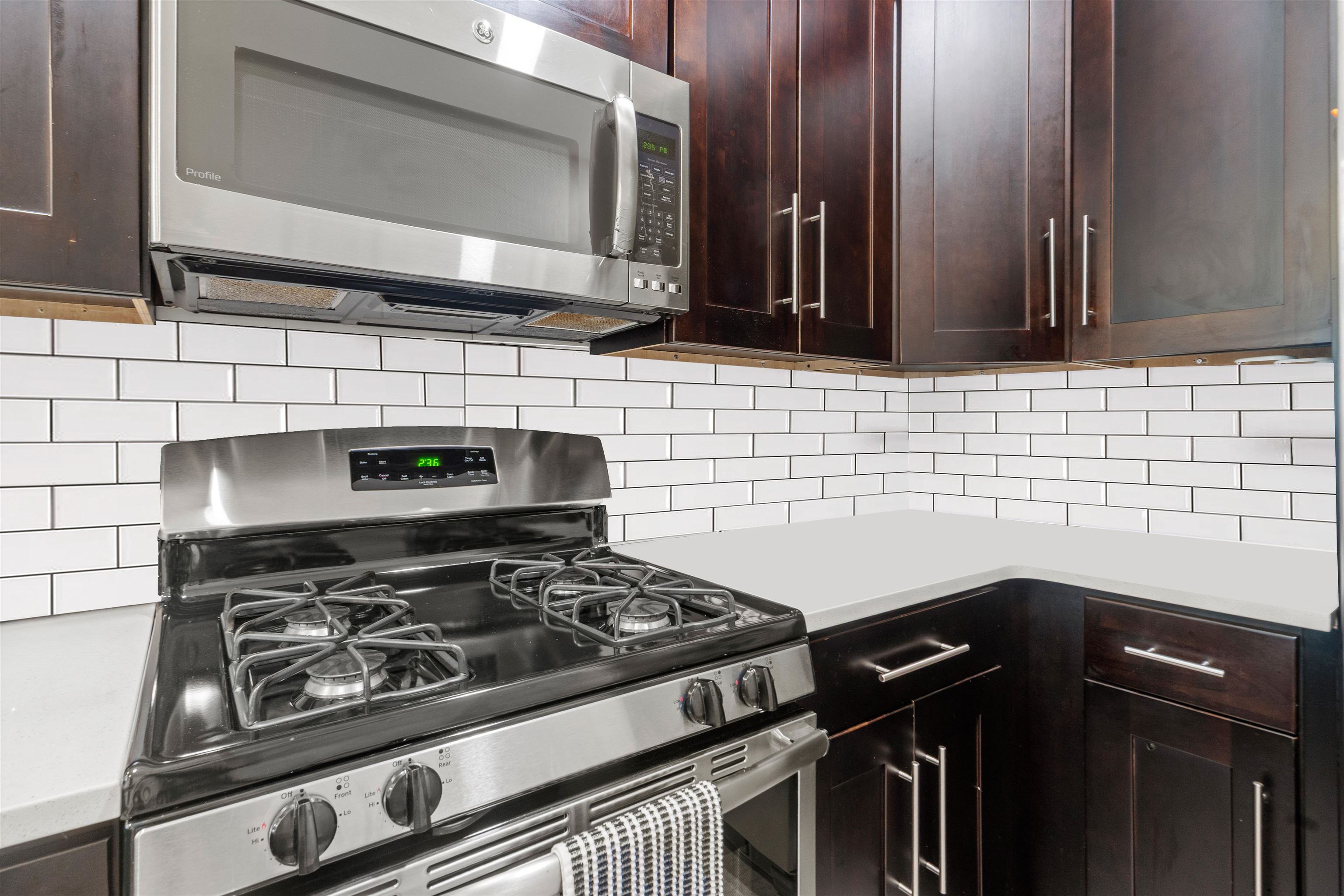 Jersey City, New Jersey, 07307, United States, 3 Bedrooms Bedrooms, ,2 BathroomsBathrooms,Residential,For Sale,1916782