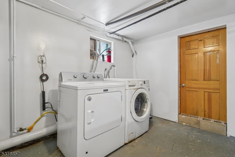 Belleville Twp., New Jersey, 07109, United States, 4 Bedrooms Bedrooms, ,2 BathroomsBathrooms,Residential,For Sale,1988338