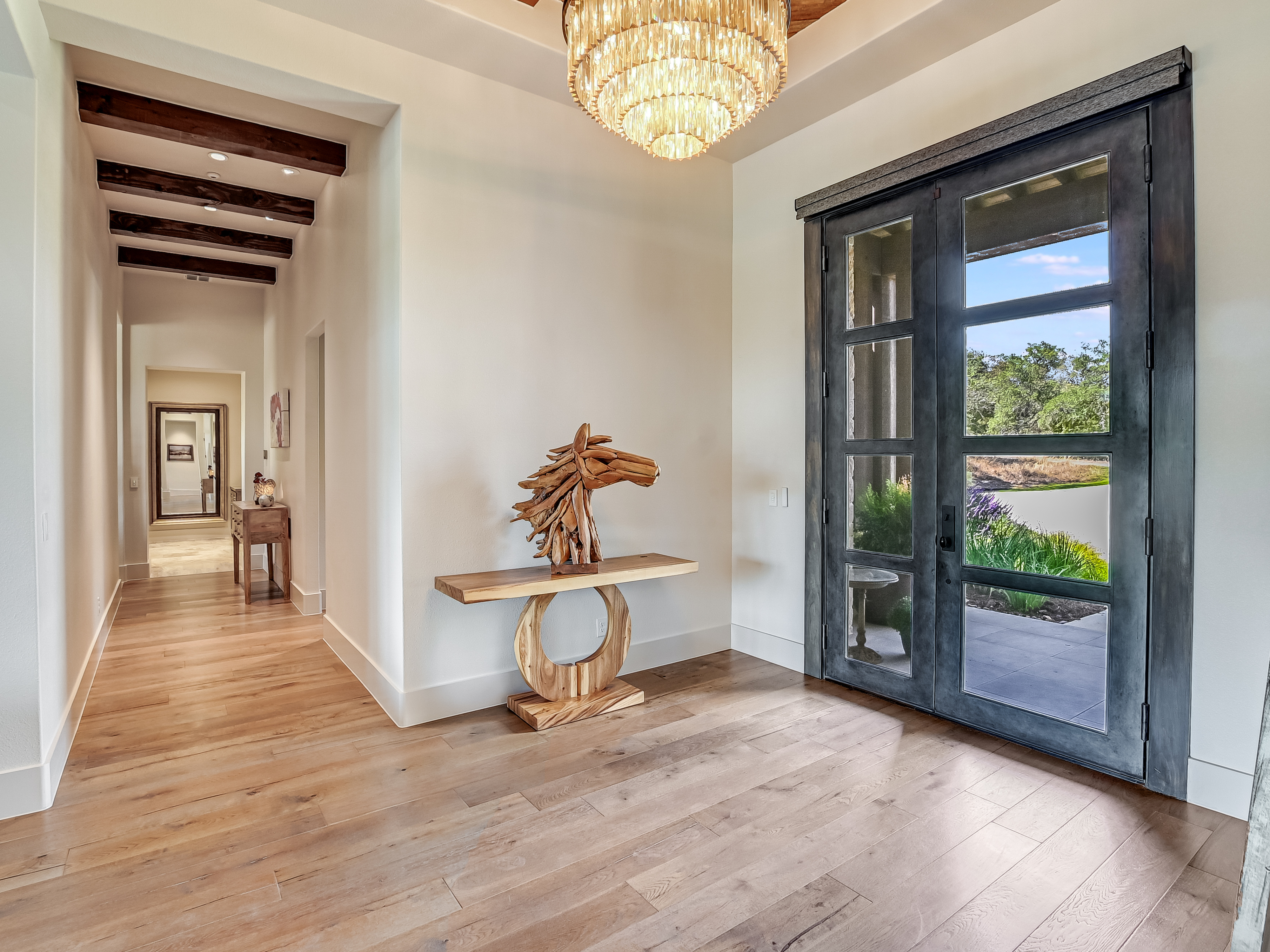 Refined Hill Country LIving - 物件實景