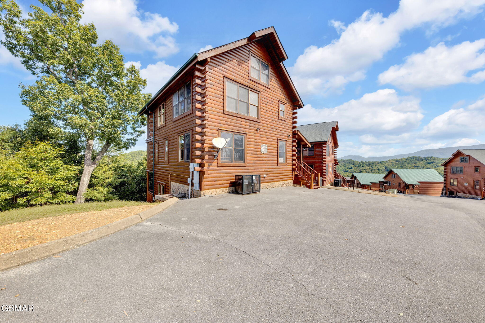 Sevierville, Tennessee, 37862, United States, 3 Bedrooms Bedrooms, ,3 BathroomsBathrooms,Residential,For Sale,1974724