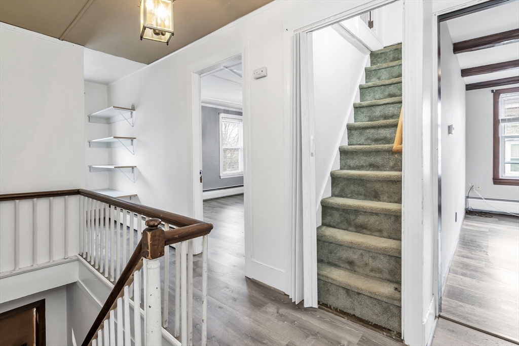 Haverhill, Massachusetts, 01830, United States, 5 Bedrooms Bedrooms, ,3 BathroomsBathrooms,Residential,For Sale,1990407