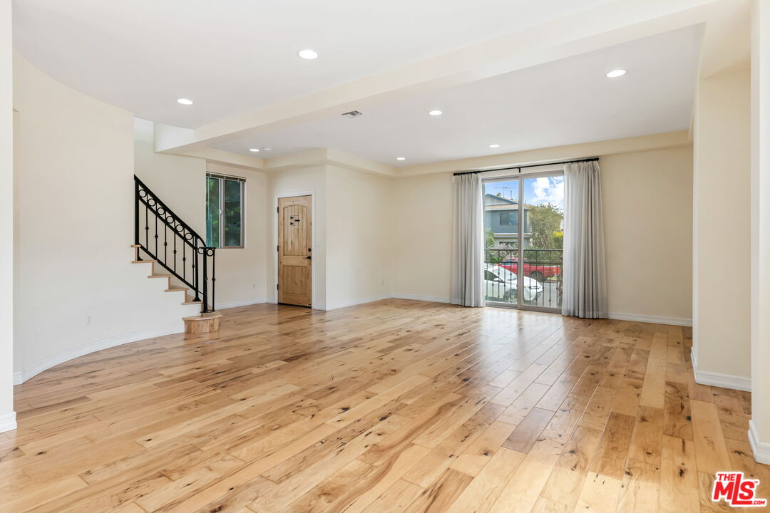 Los Angeles, California, 90025, United States, 6 Bedrooms Bedrooms, ,Residential,For Sale,1932013
