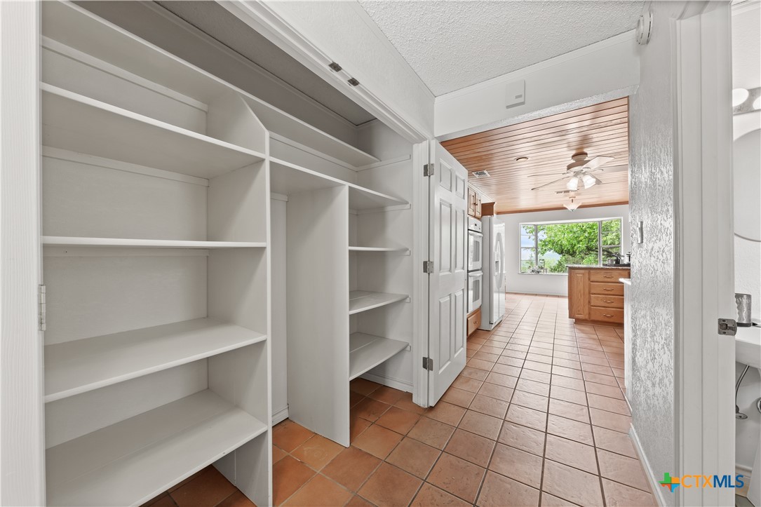 Belton, Texas, 76513, United States, 4 Bedrooms Bedrooms, ,4 BathroomsBathrooms,Residential,For Sale,1989055