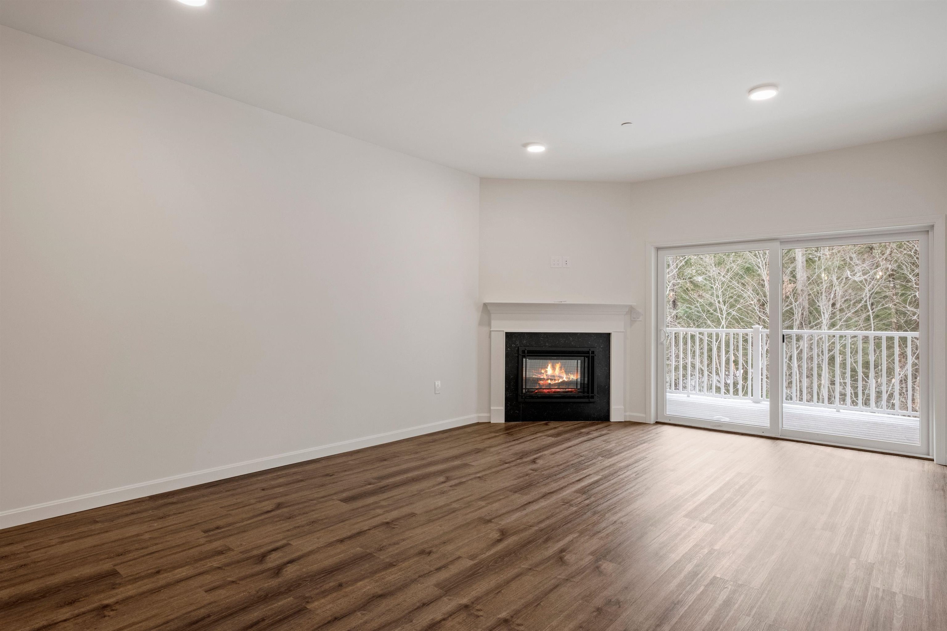 Lincoln, New Hampshire, 03251, United States, 3 Bedrooms Bedrooms, ,2 BathroomsBathrooms,Residential,For Sale,1937104