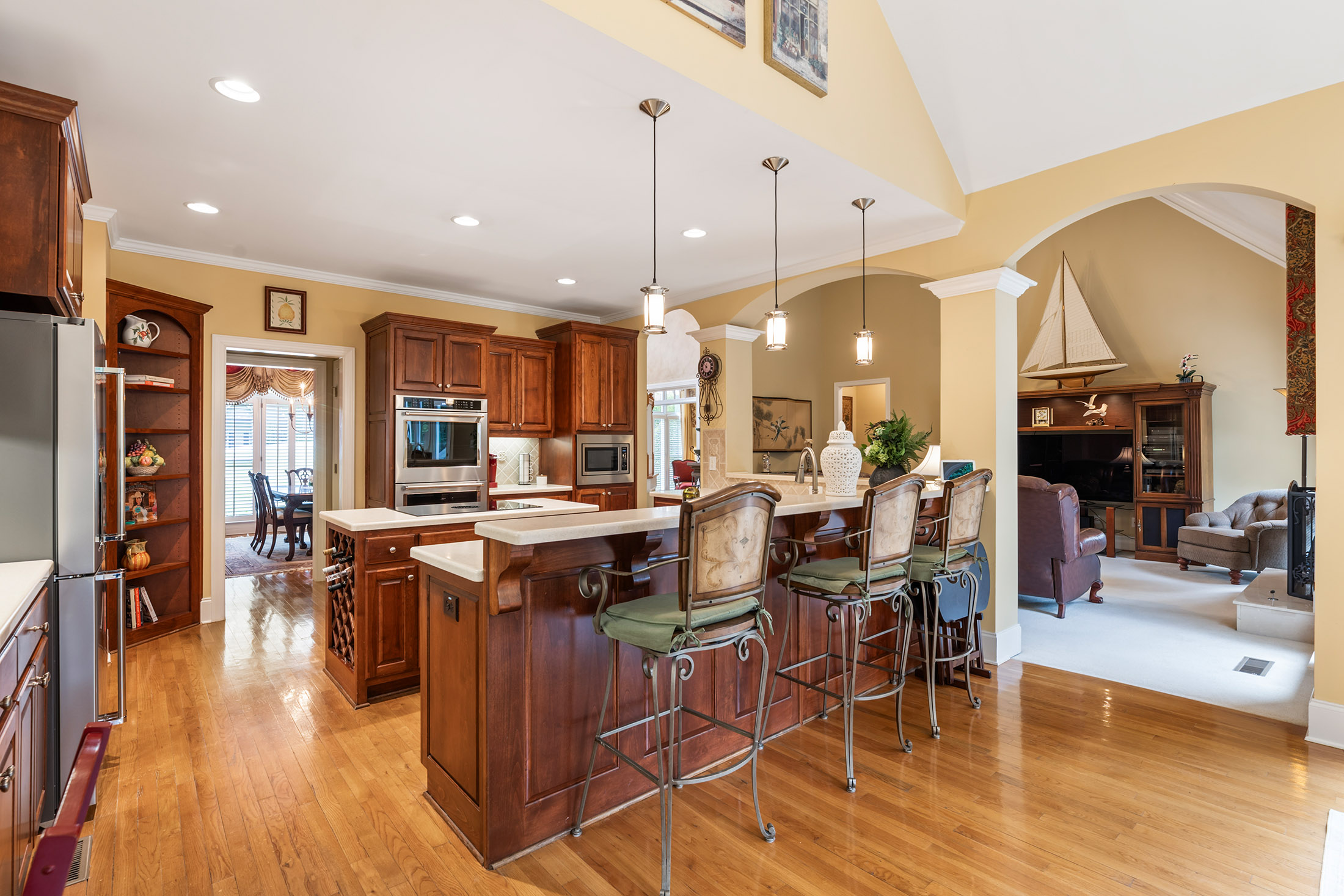  Tucked Among Mature Hardwoods on a Private 1.25+/- Acre River Lot - 物件實景