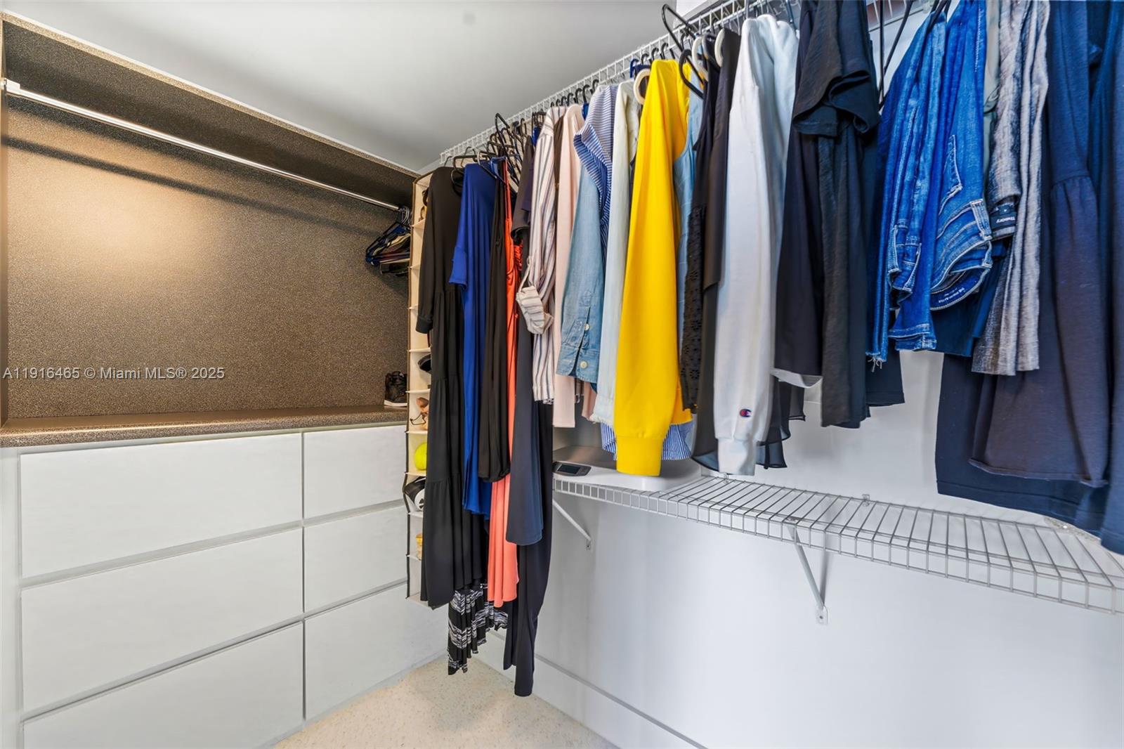 Miami, Florida, 33131, United States, 1 Bedroom Bedrooms, ,2 BathroomsBathrooms,Residential,For Sale,1996118