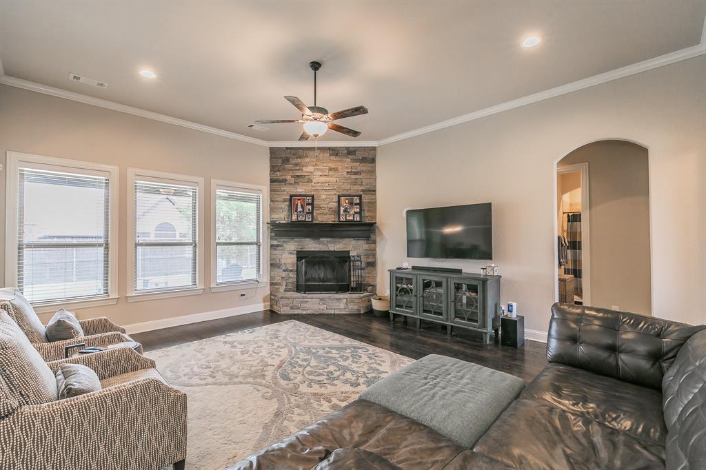 Mansfield, Texas, 76063, United States, 4 Bedrooms Bedrooms, ,3 BathroomsBathrooms,Residential,For Sale,1943219