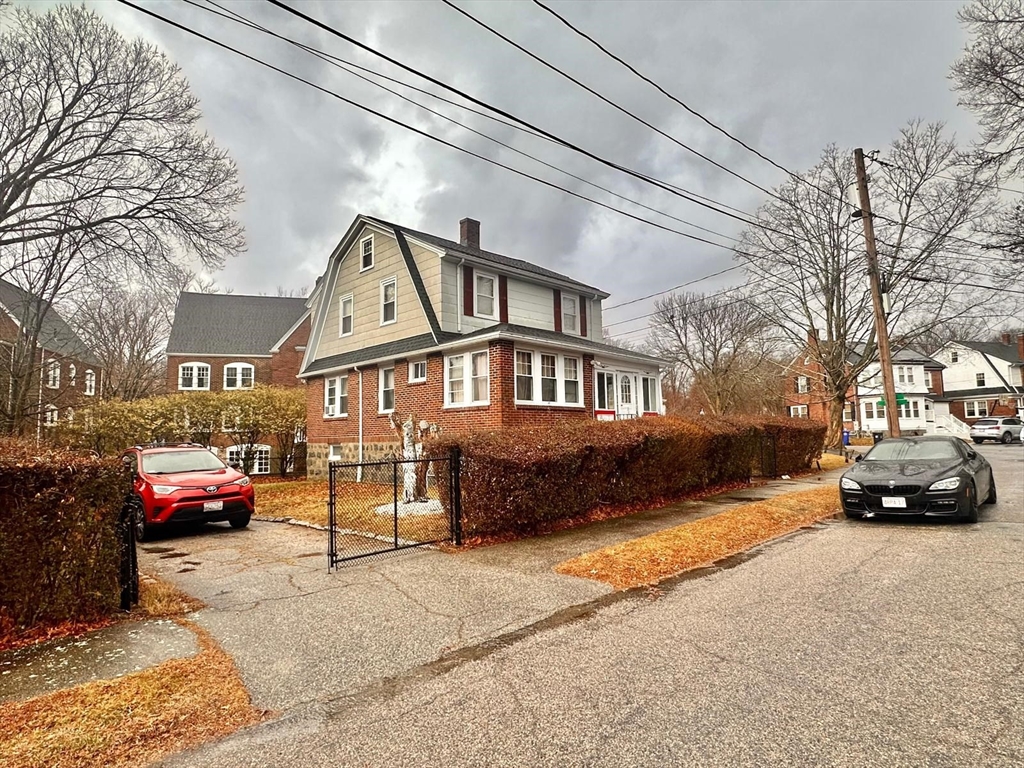 Milton, Massachusetts, 02186, United States, 3 Bedrooms Bedrooms, ,1 BathroomBathrooms,Residential,For Sale,2010793