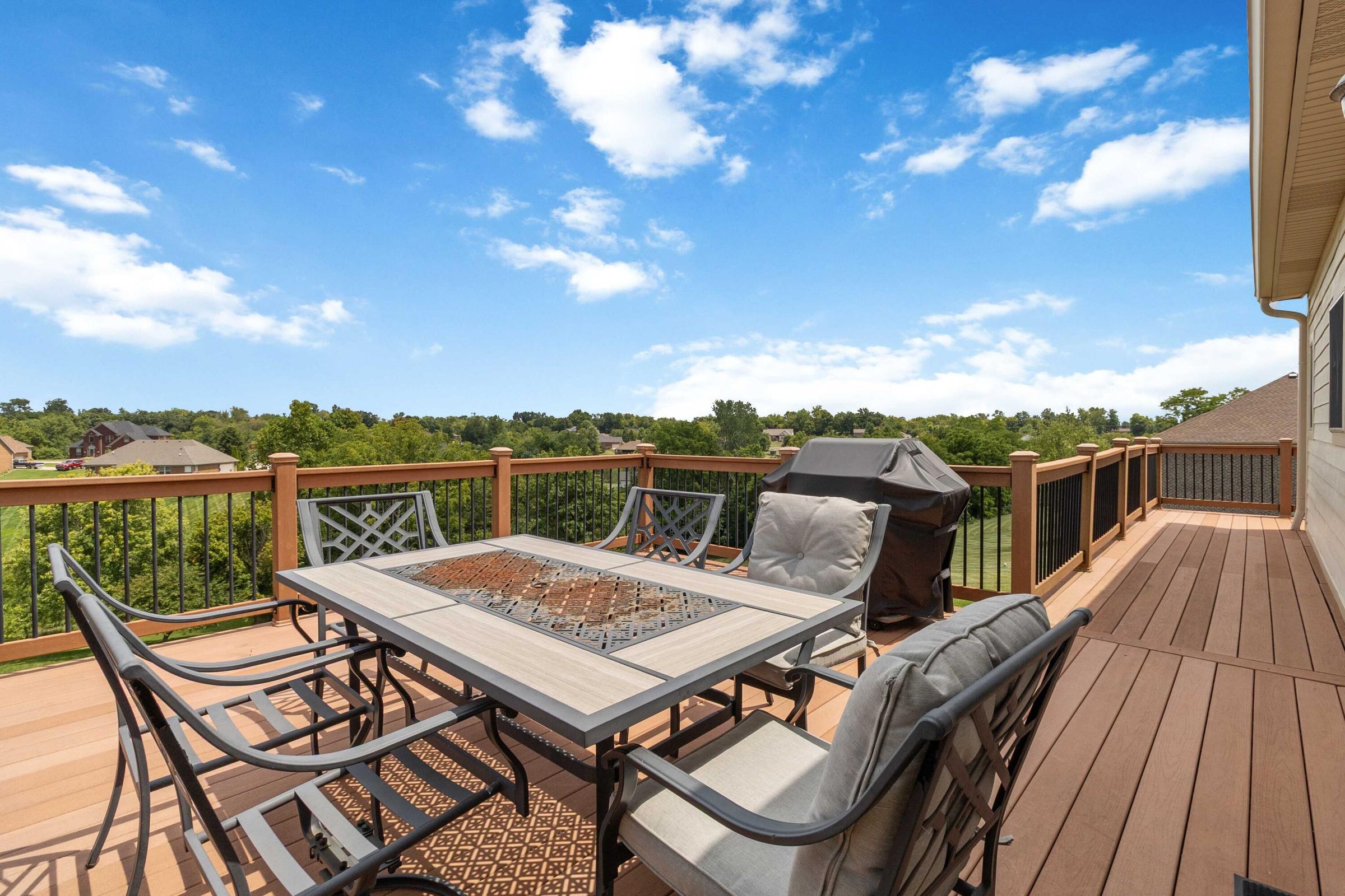 Richmond, Kentucky, 40475, United States, 4 Bedrooms Bedrooms, ,4 BathroomsBathrooms,Residential,For Sale,1910614