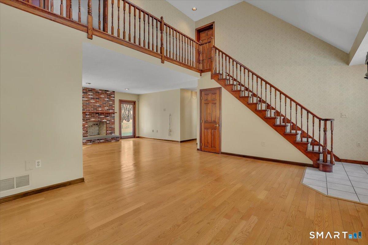 Southington, Connecticut, 06489, United States, 4 Bedrooms Bedrooms, ,3 BathroomsBathrooms,Residential,For Sale,2013788