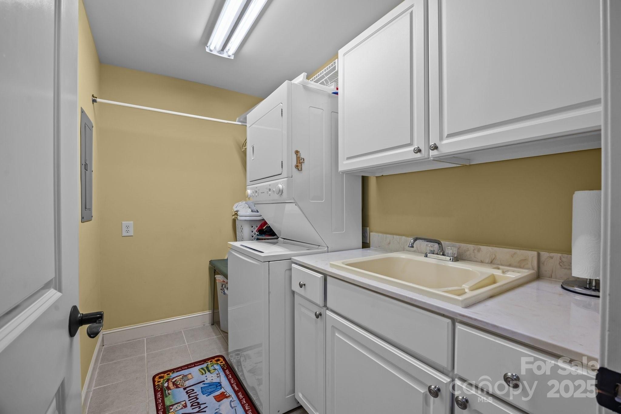 Salisbury, North Carolina, 28146, United States, 4 Bedrooms Bedrooms, ,4 BathroomsBathrooms,Residential,For Sale,1888803
