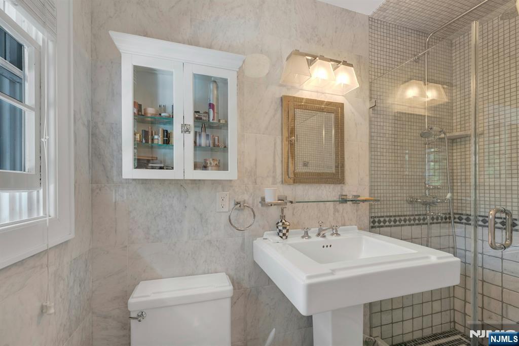 Montvale, New Jersey, 07645, United States, 6 Bedrooms Bedrooms, ,4 BathroomsBathrooms,Residential,For Sale,1950973