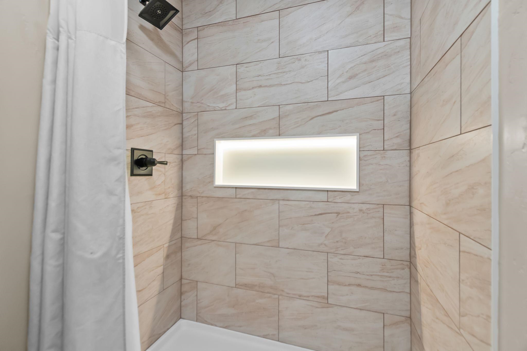 NEENAH, Wisconsin, 54956, United States, 3 Bedrooms Bedrooms, ,2 BathroomsBathrooms,Residential,For Sale,1912051