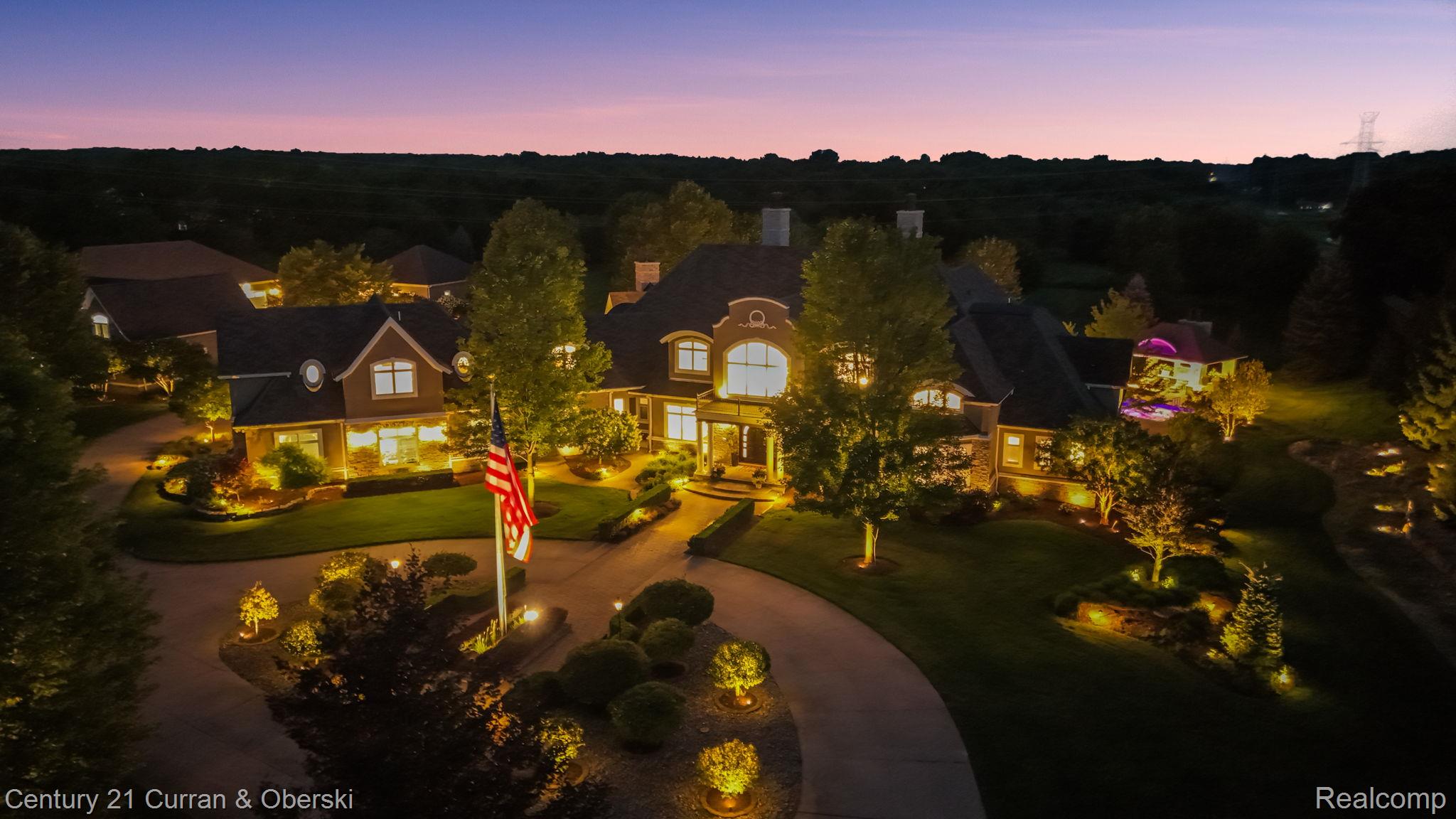 South Lyon, Michigan, 48178, United States, 6 Bedrooms Bedrooms, ,8 BathroomsBathrooms,Residential,For Sale,1976277