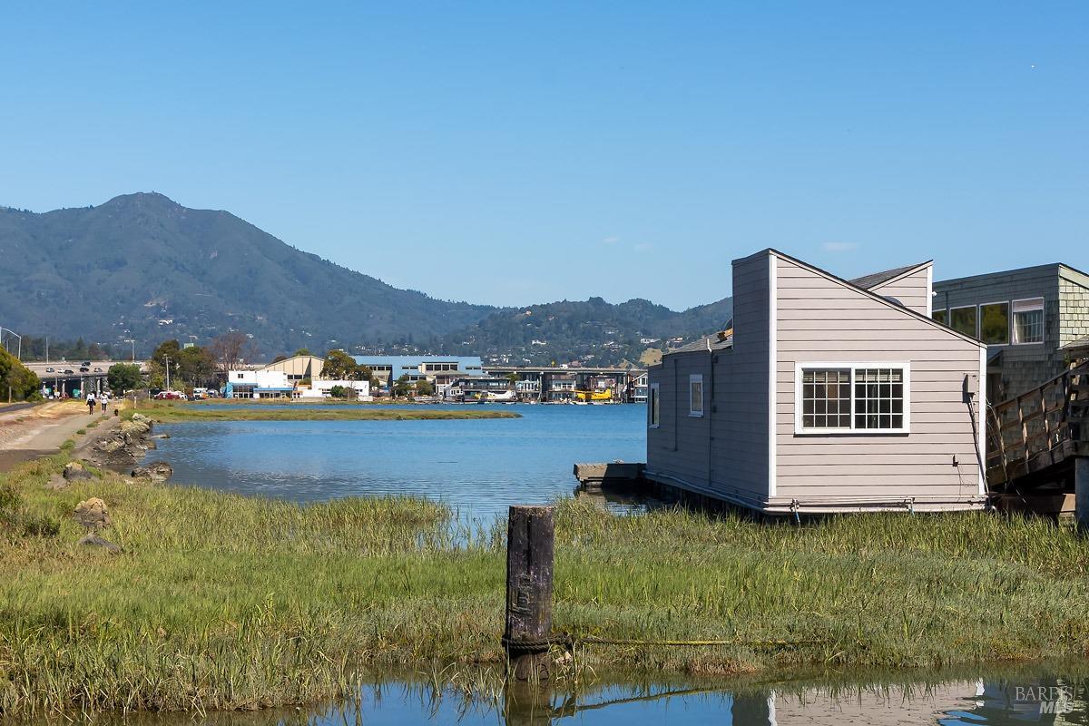 Sausalito, California, 94965, United States, 1 Bedroom Bedrooms, ,1 BathroomBathrooms,Residential,For Sale,1804395