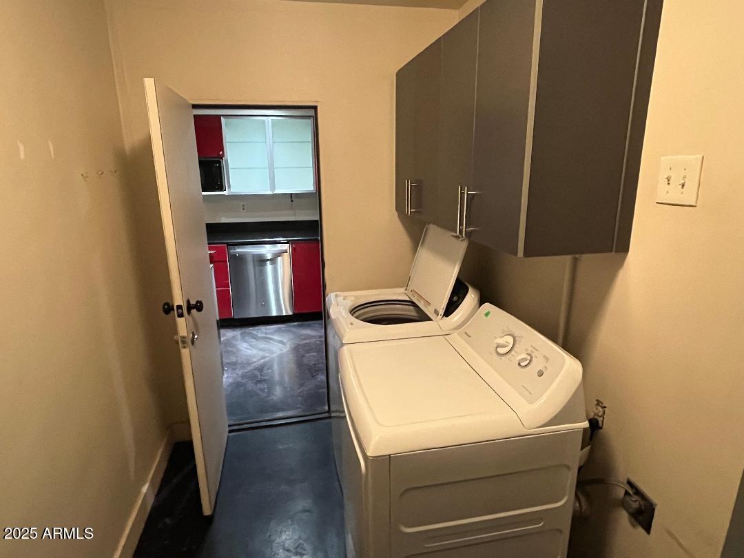 Phoenix, Arizona, 85014, United States, 3 Bedrooms Bedrooms, ,3 BathroomsBathrooms,Residential,For Sale,1985415